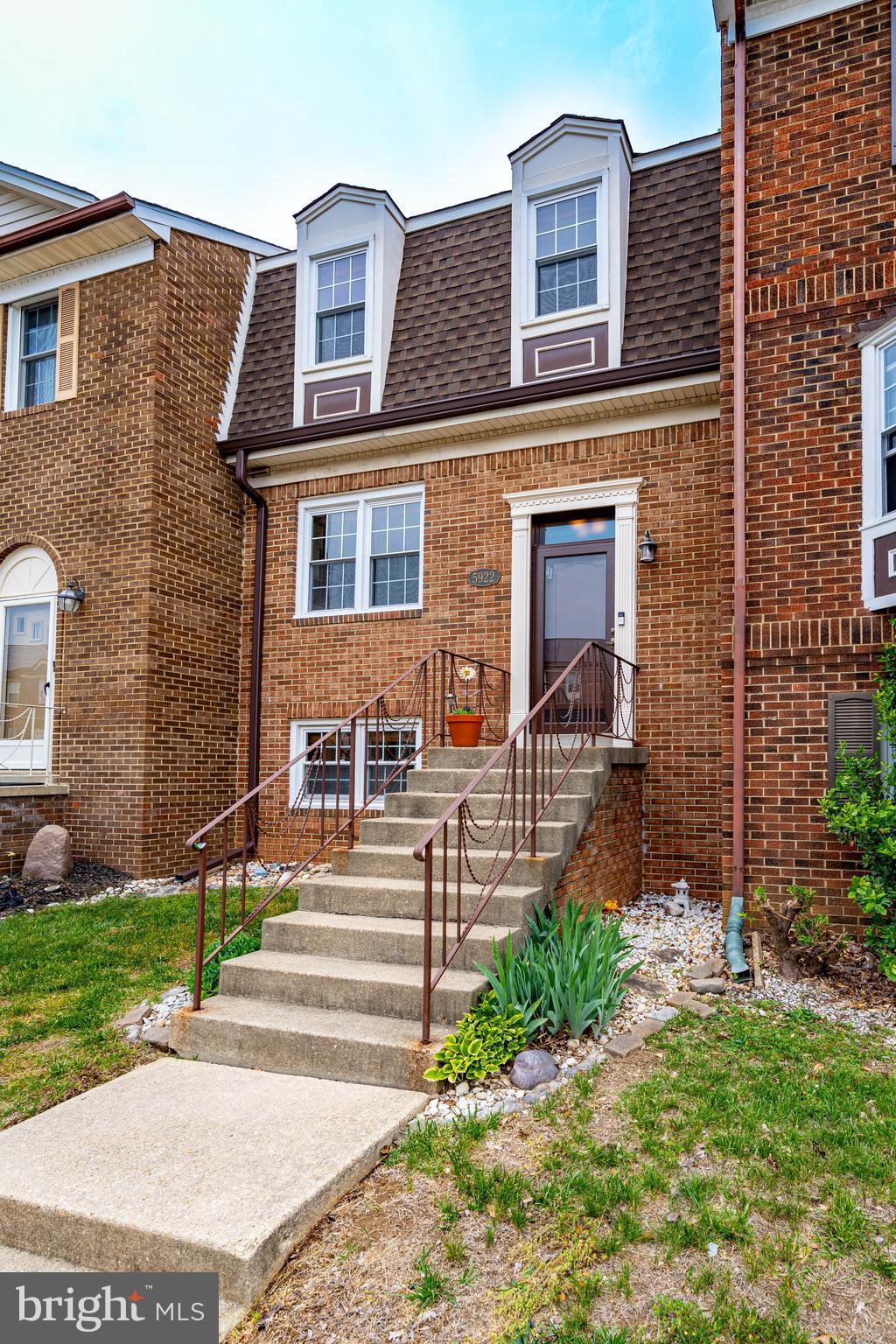 SURRATTS VILLAGE - Residential