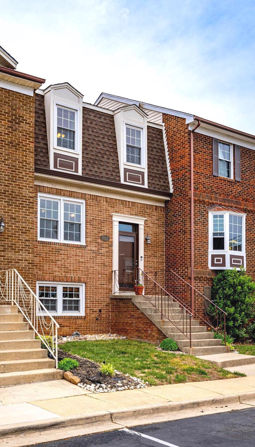 SURRATTS VILLAGE - Residential