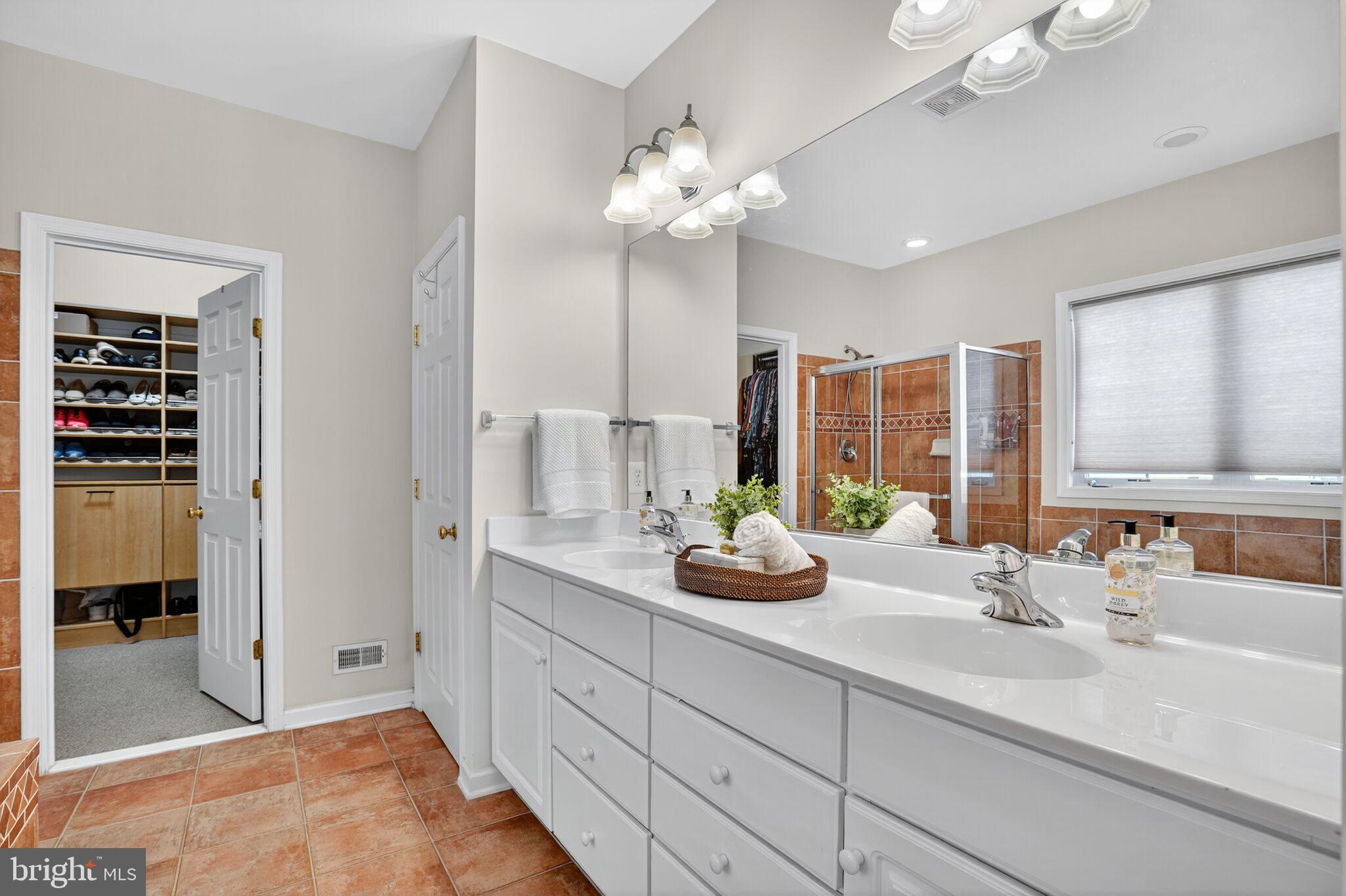 LAUREL HILL - Residential