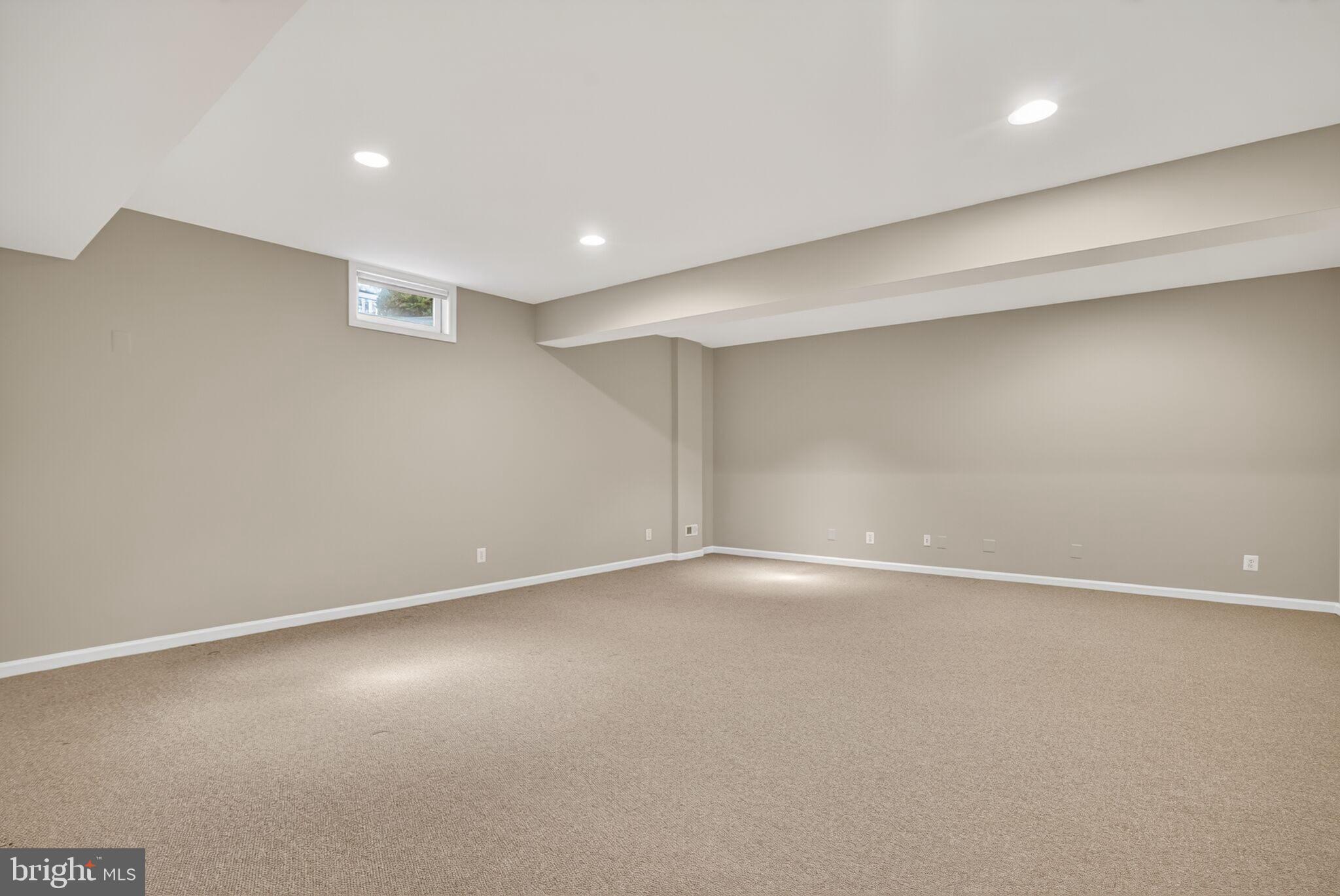 LAUREL HILL - Residential