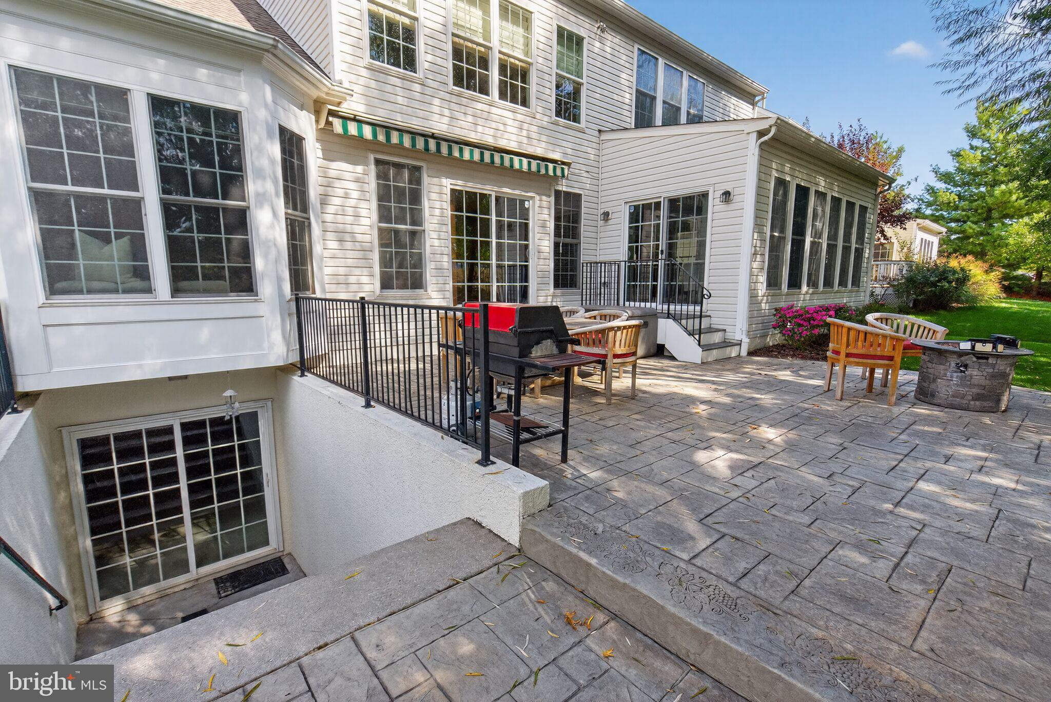 LAUREL HILL - Residential