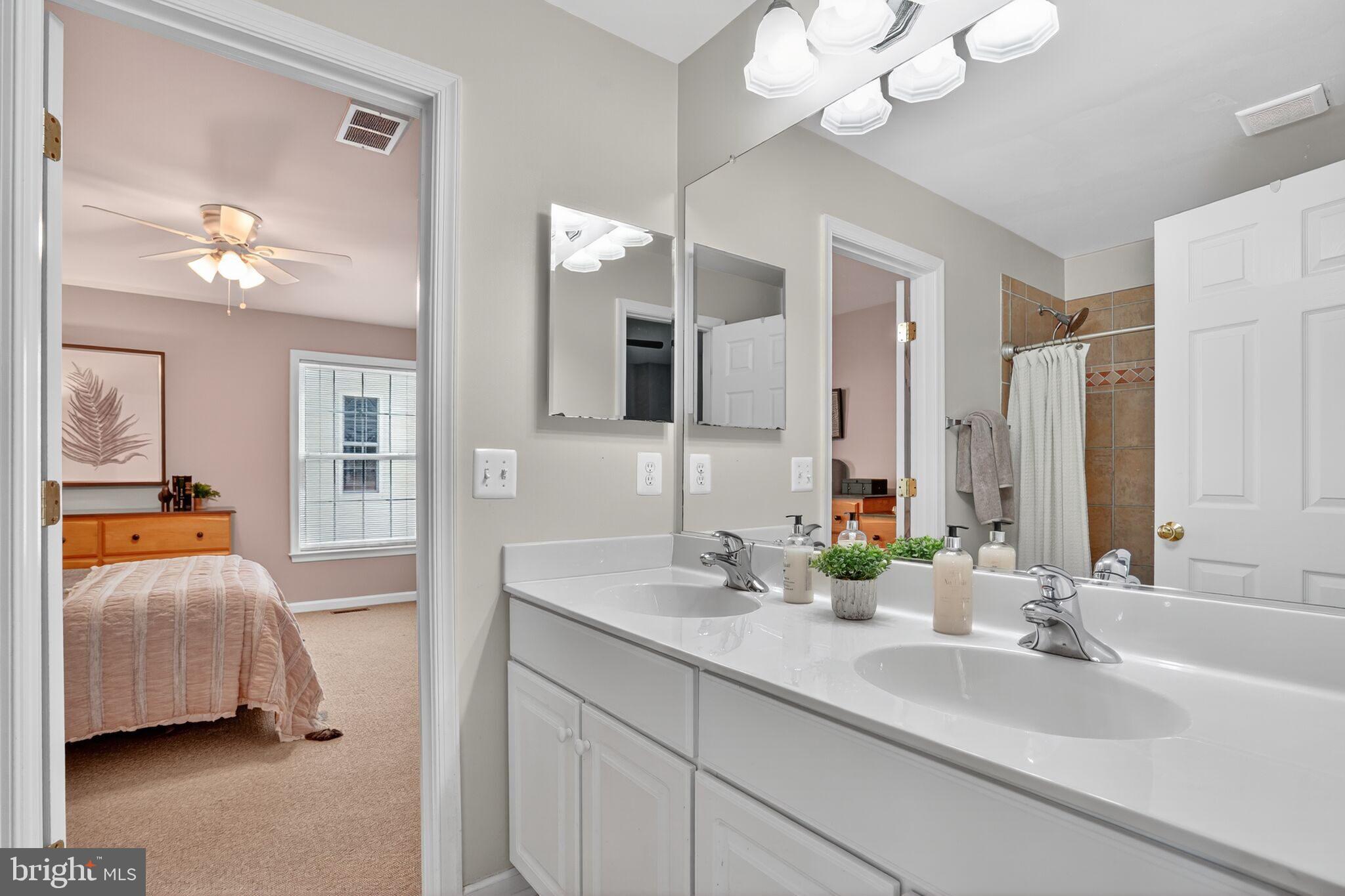 LAUREL HILL - Residential