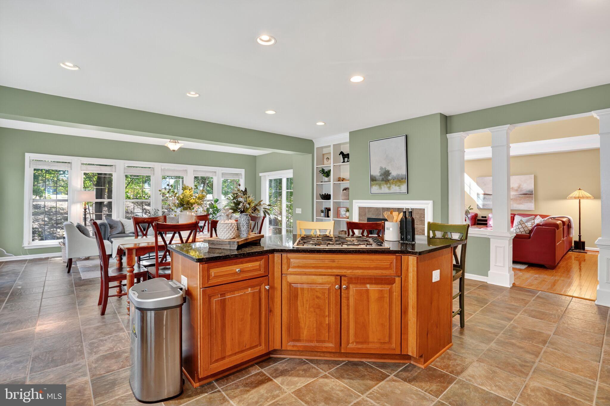 LAUREL HILL - Residential