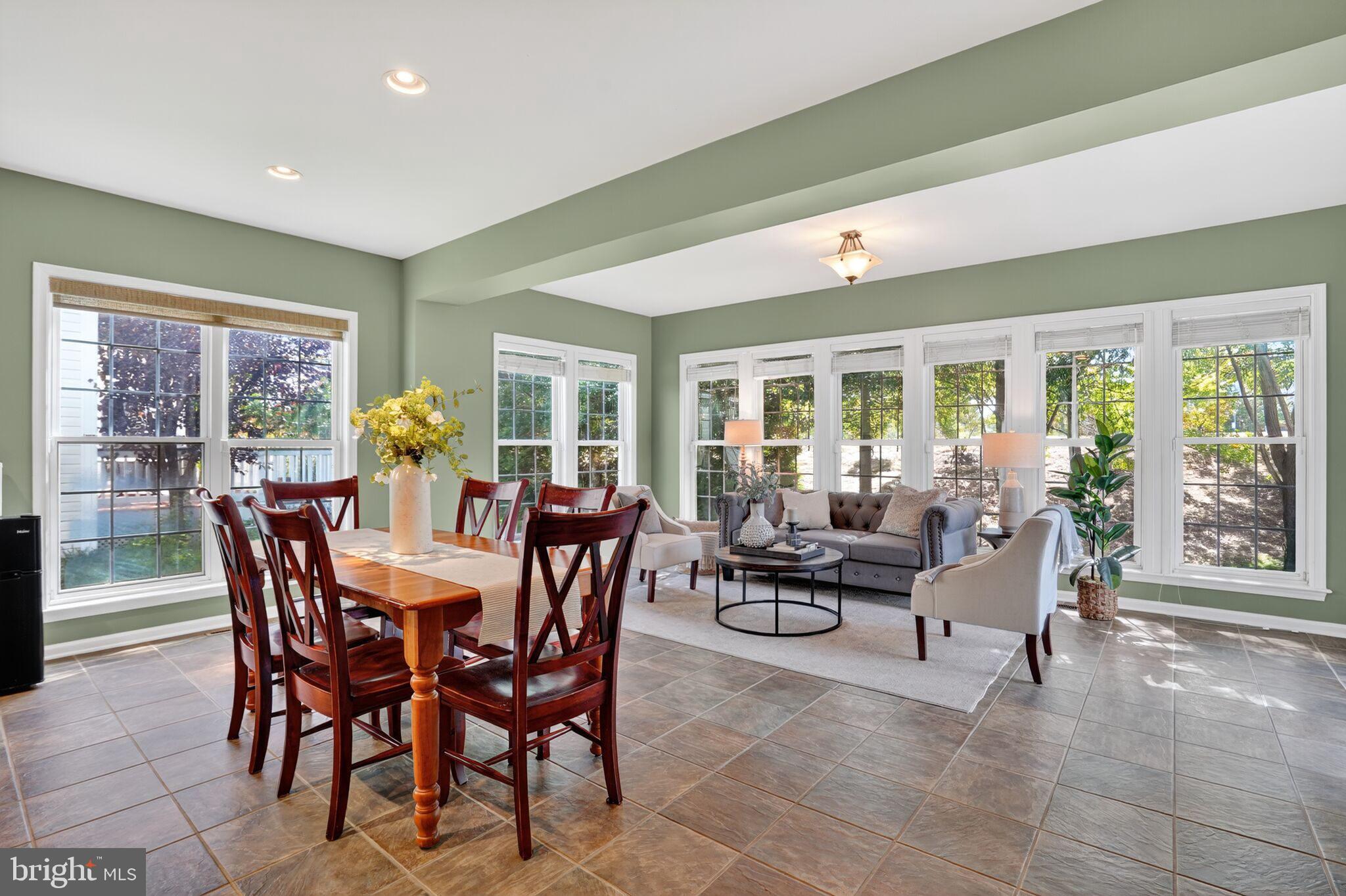 LAUREL HILL - Residential