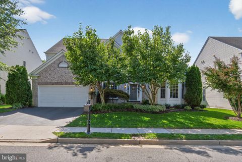 8157 AMERICAN HOLLY ROAD LORTON VA 22079