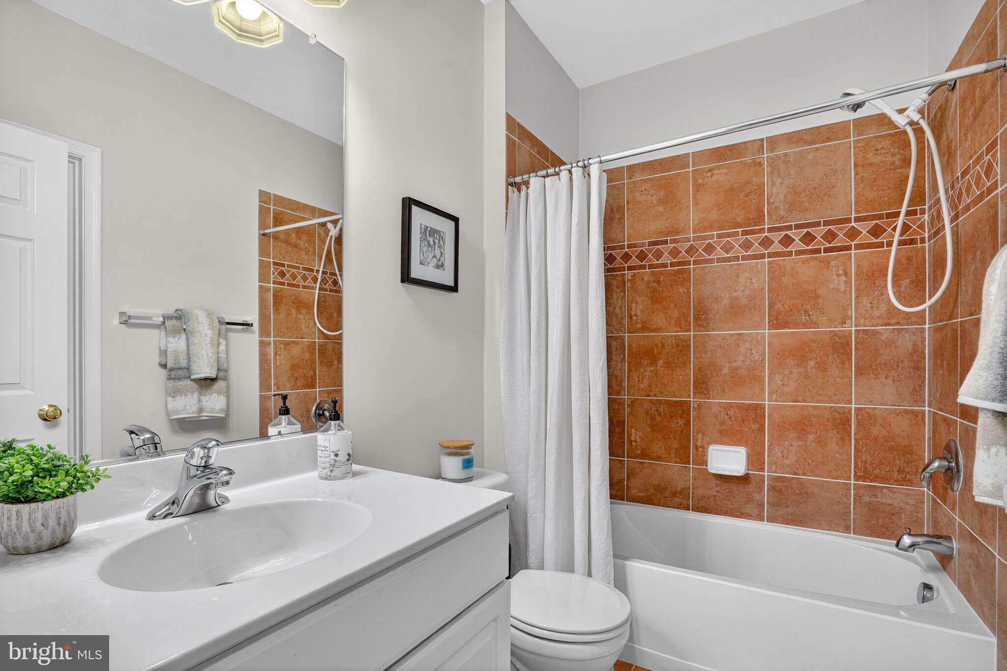 LAUREL HILL - Residential