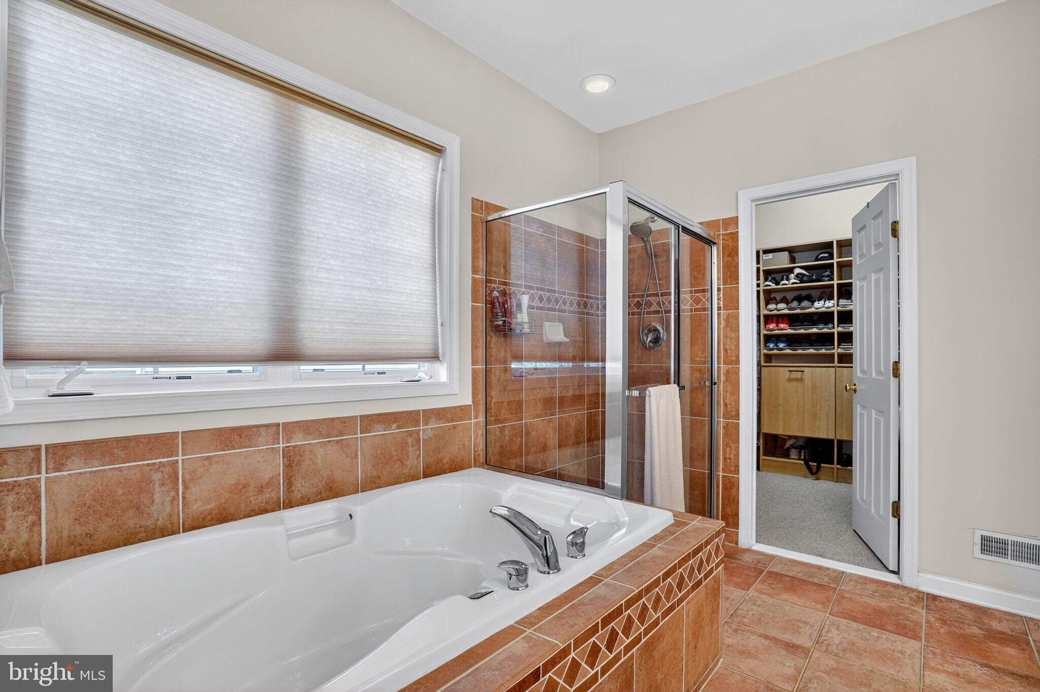 LAUREL HILL - Residential