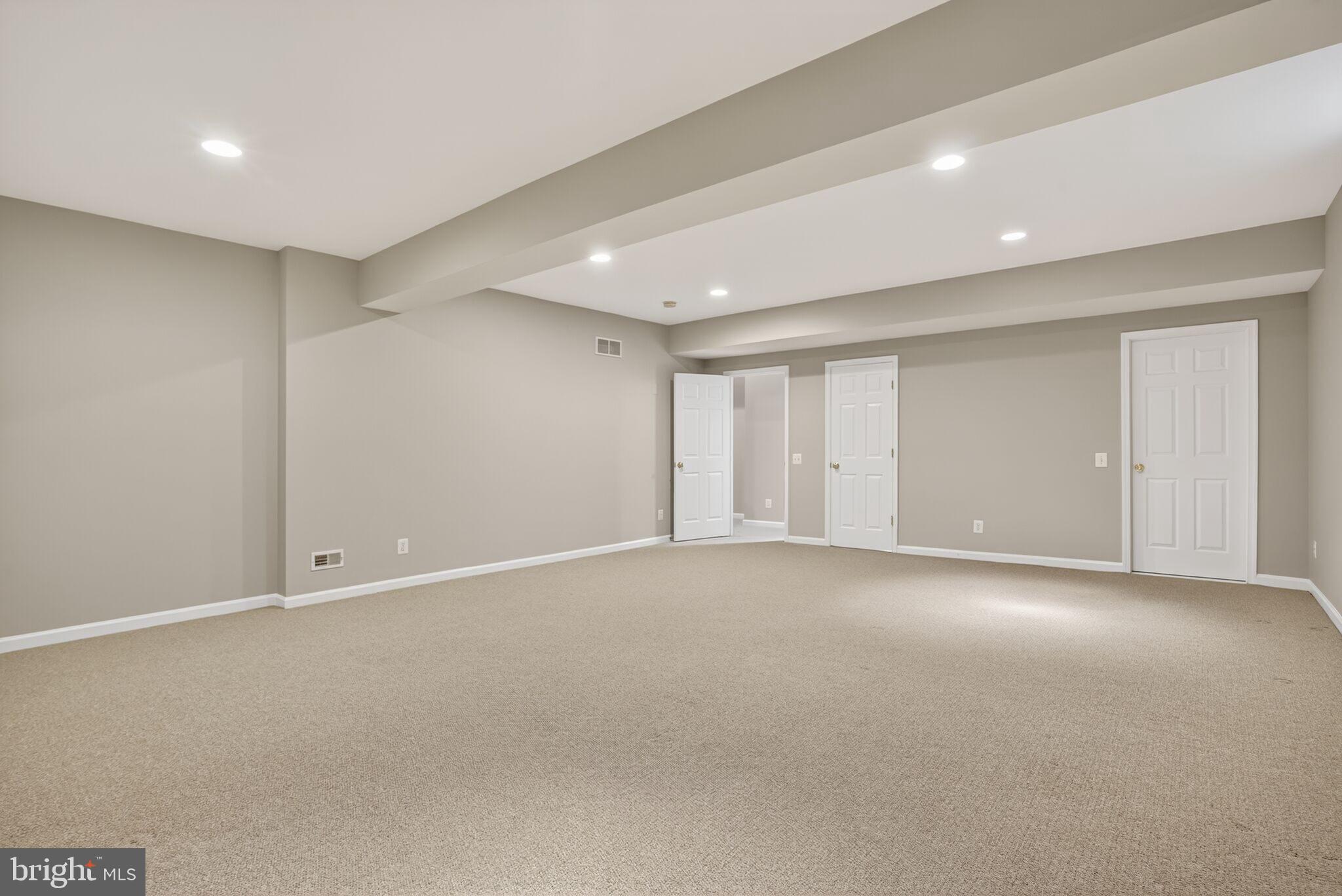 LAUREL HILL - Residential