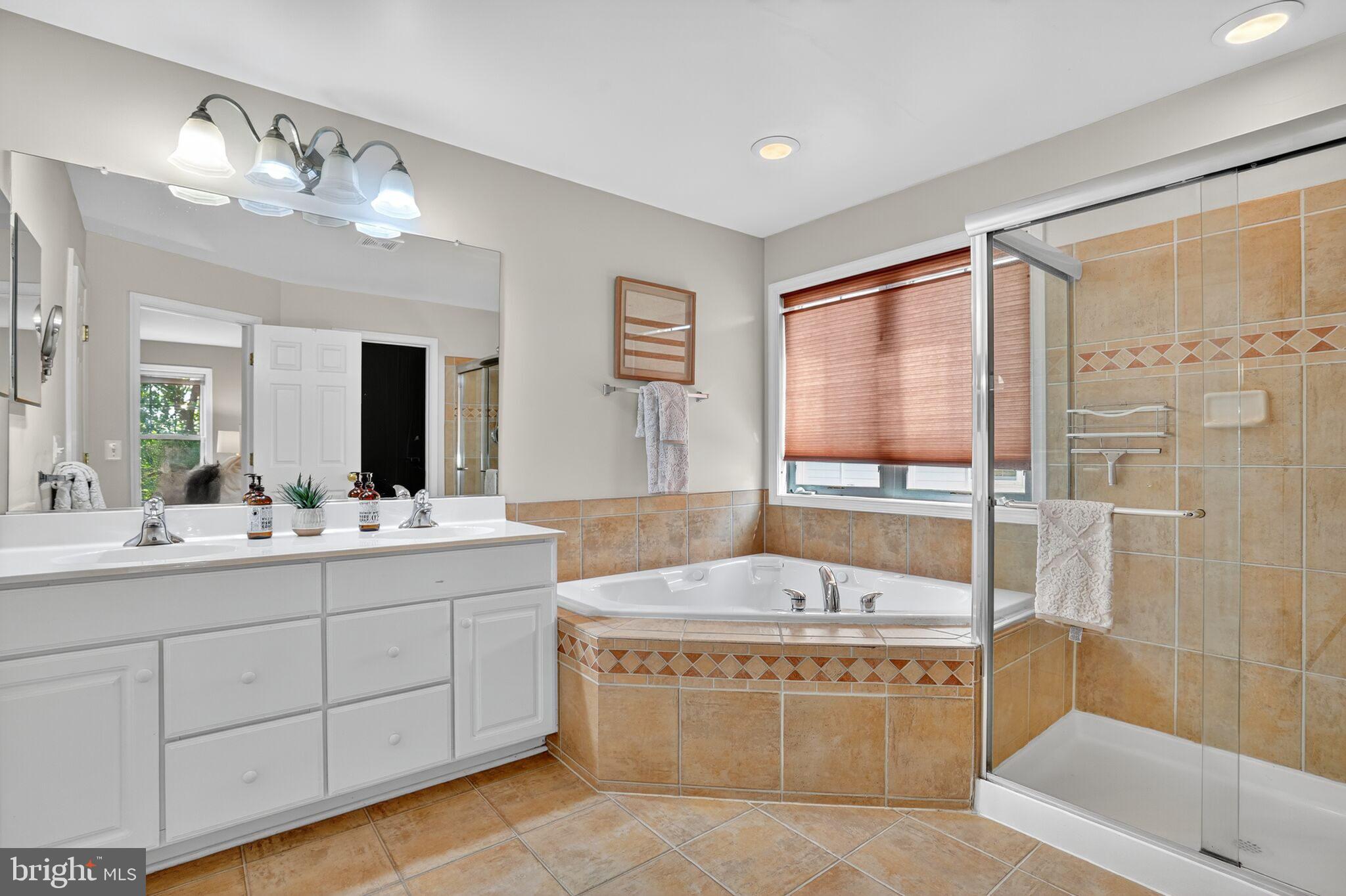 LAUREL HILL - Residential