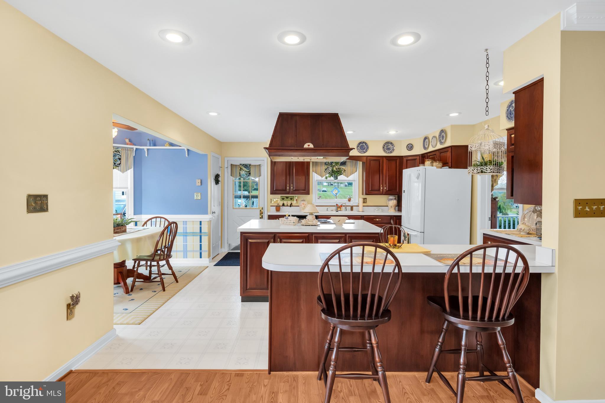 MANOR HILL ESTATES - Residential