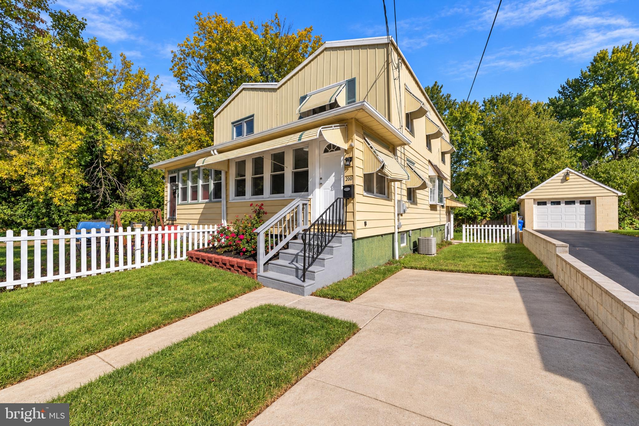 200- 1/2 LAUREL AVENUE