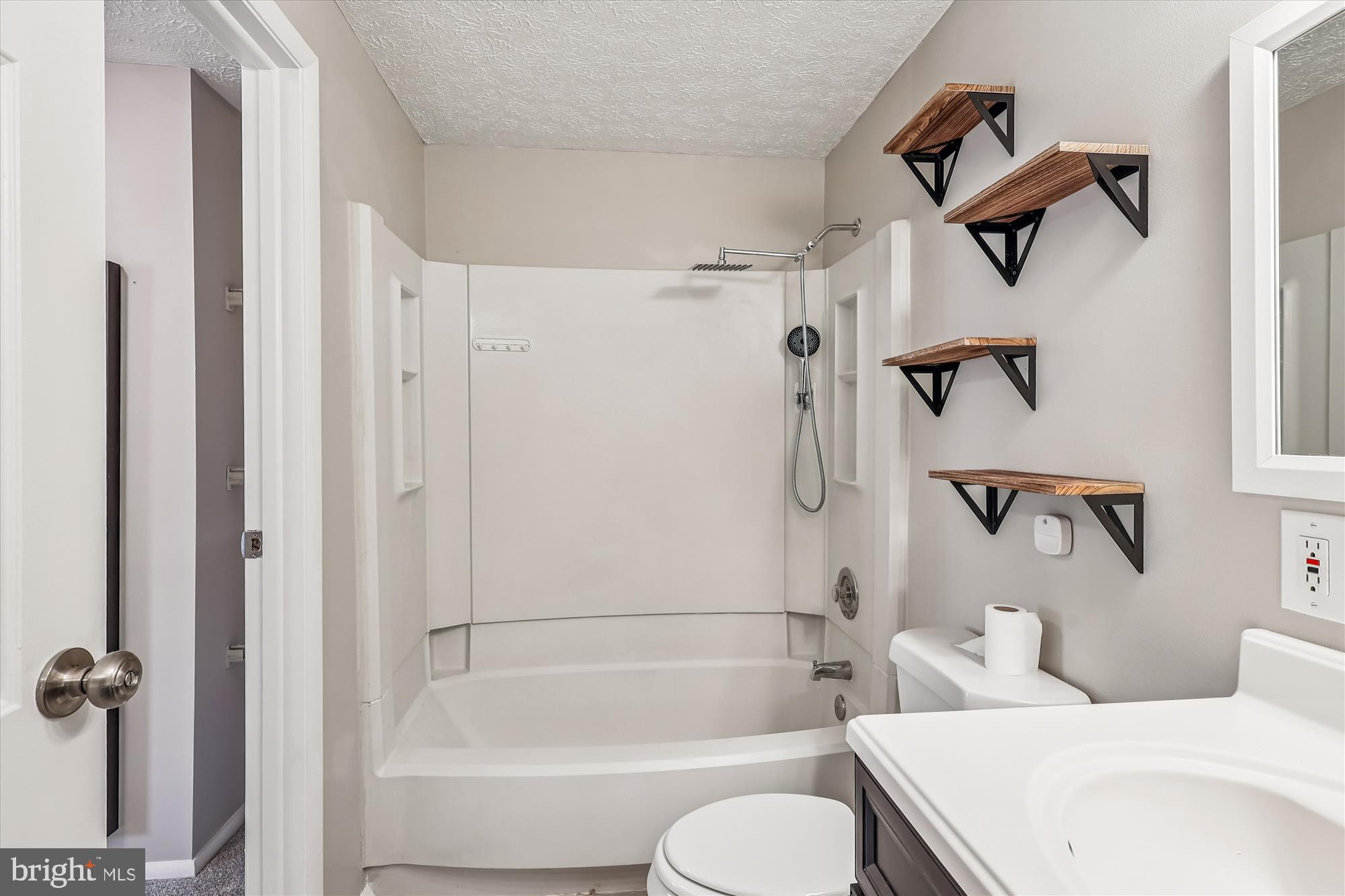 LEISHEAR VILLAGE - Residential