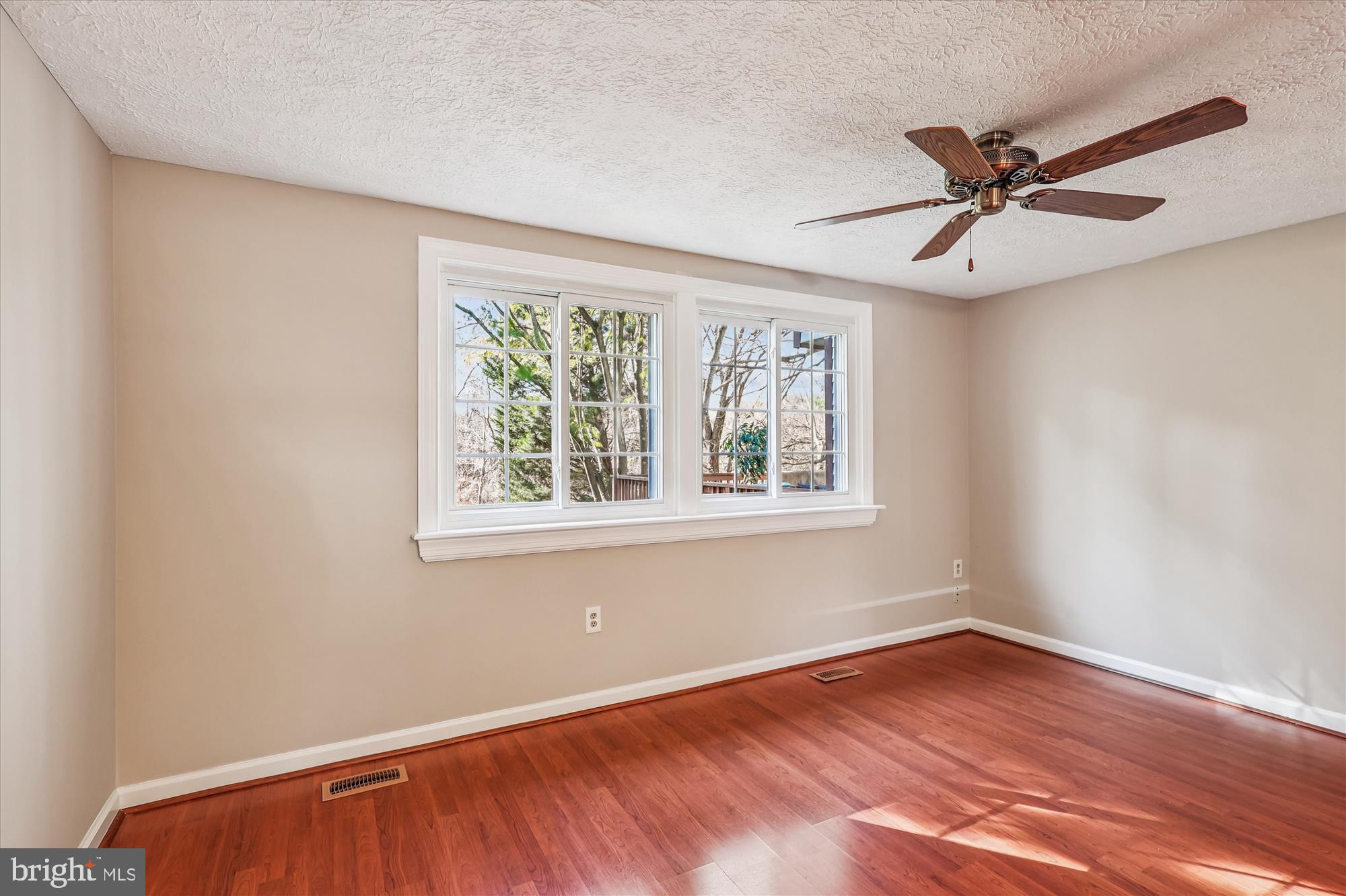 LEISHEAR VILLAGE - Residential