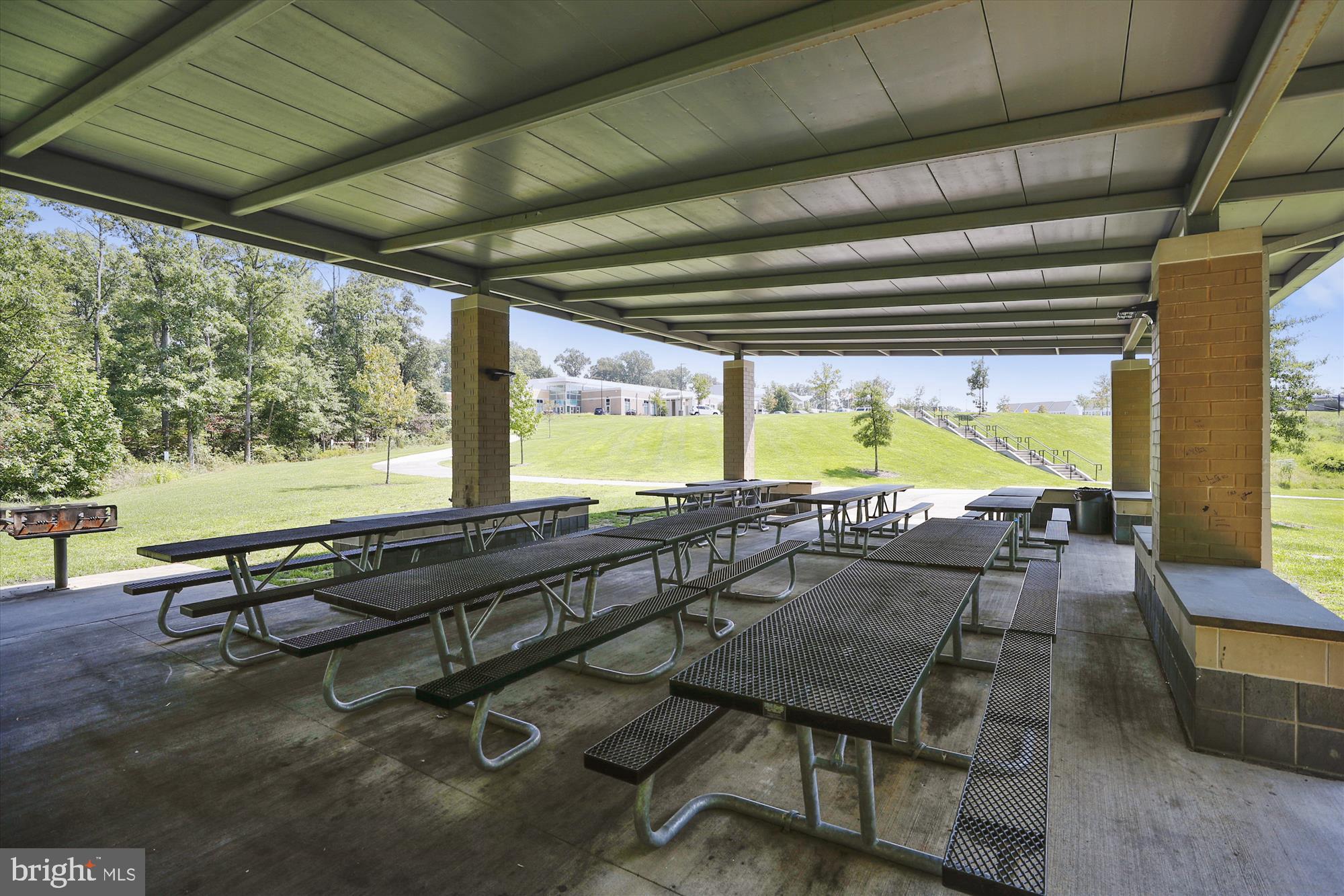 LEISHEAR VILLAGE - Residential