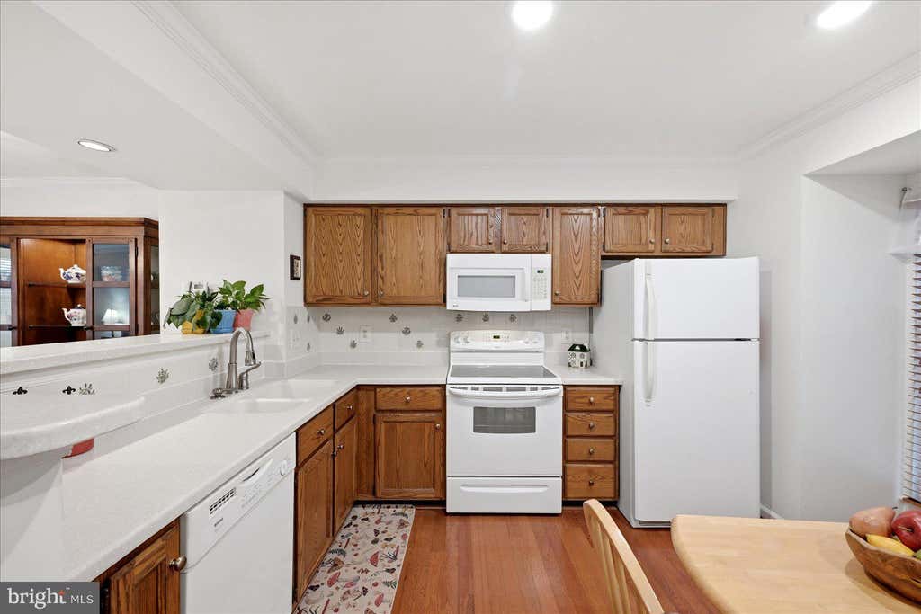 Photo of 6609 Skylemar Trail, CENTREVILLE, VA 20121 (MLS # VAFX2322946)