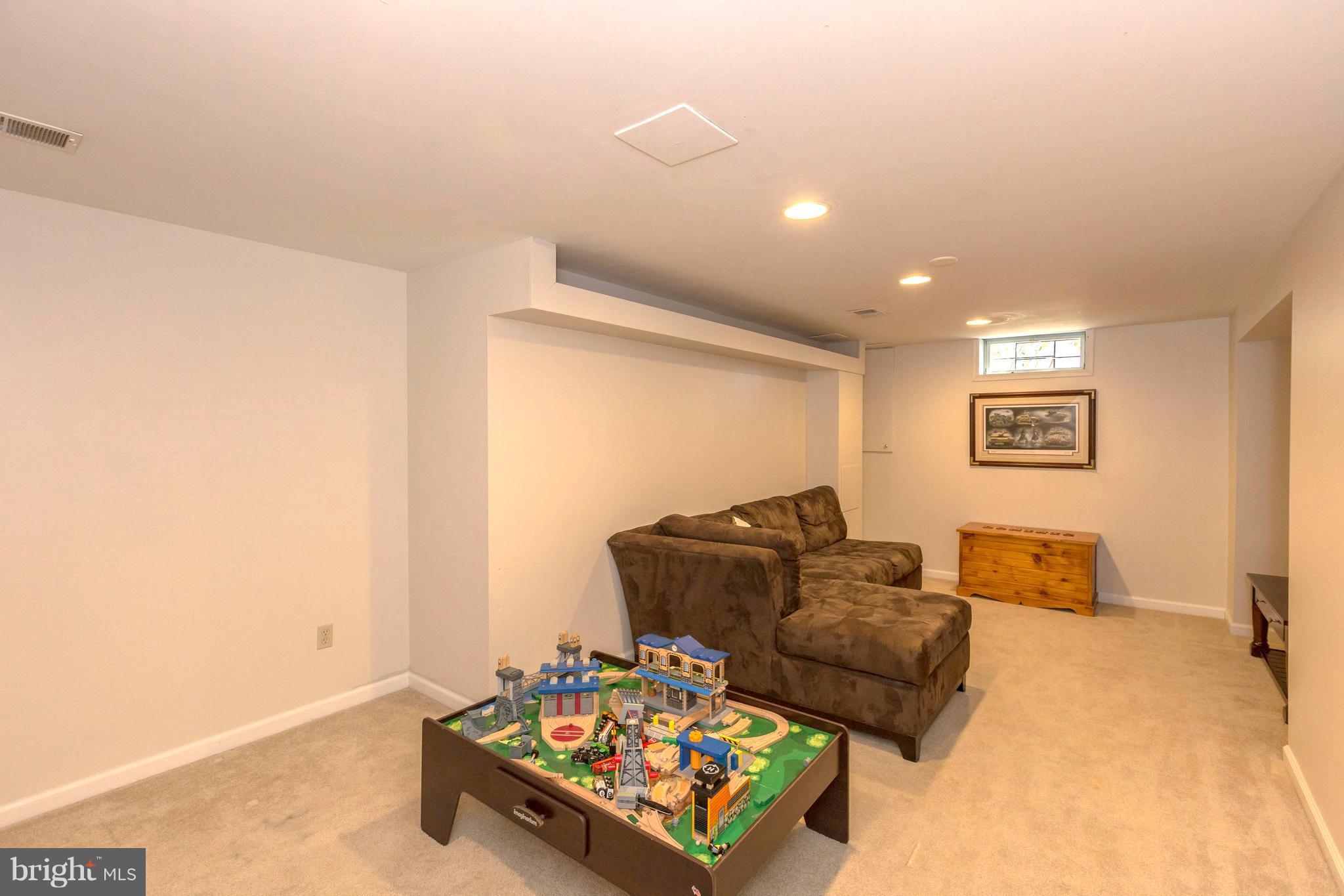 VILLAGE OF HICKORY RIDGE - Residential