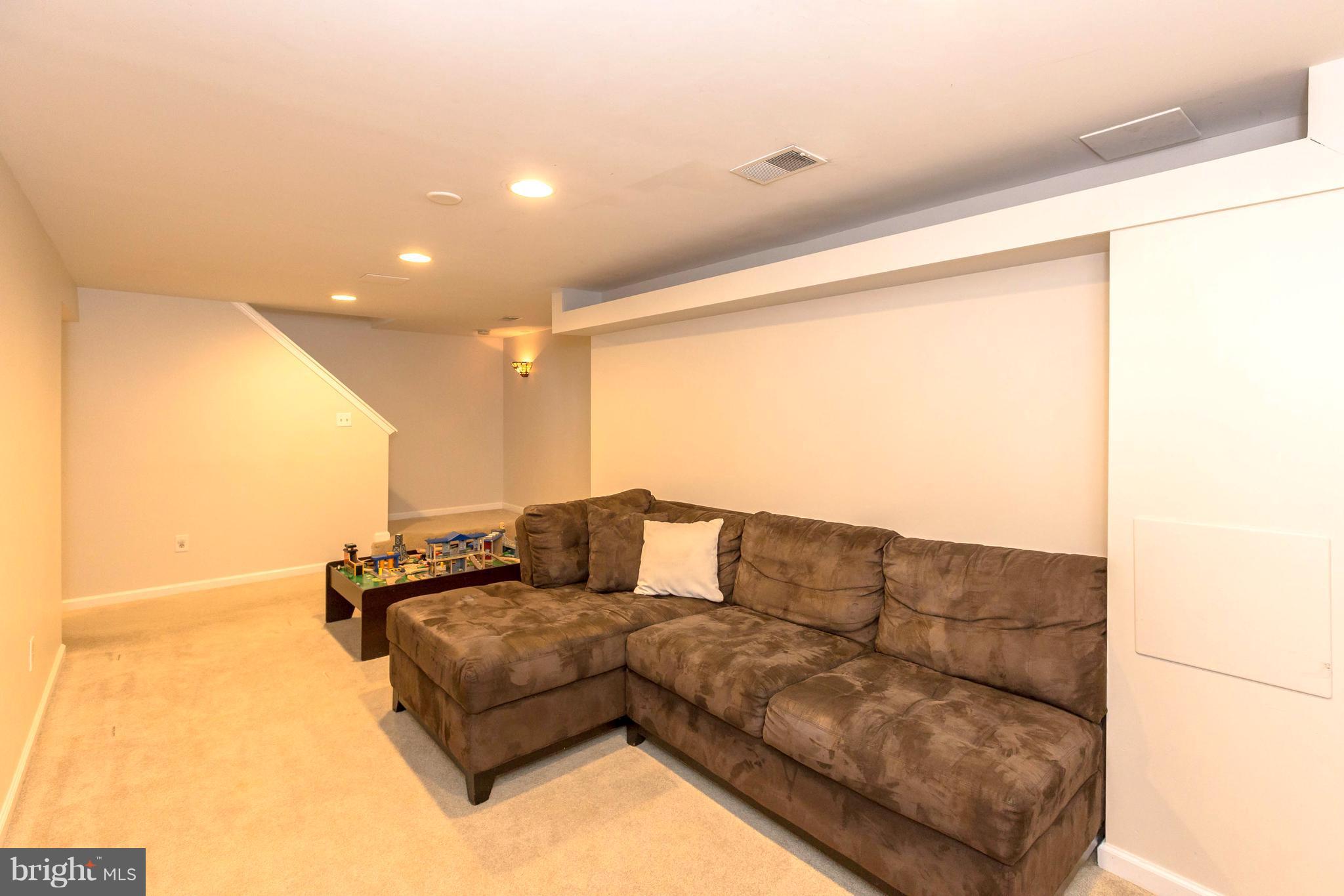 VILLAGE OF HICKORY RIDGE - Residential