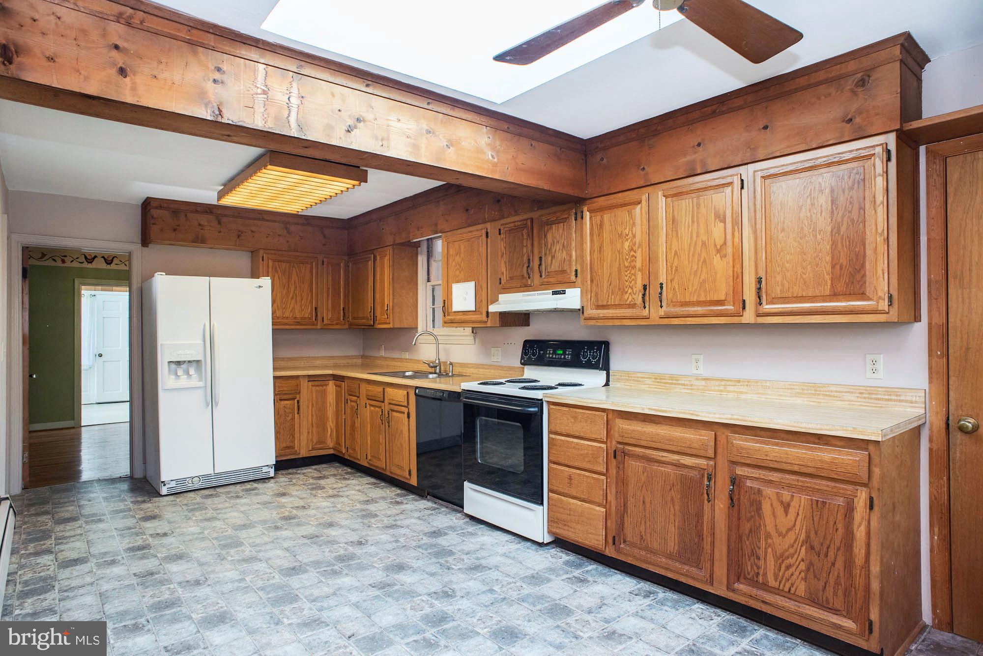 CEDAR CREST MANOR - Residential Lease