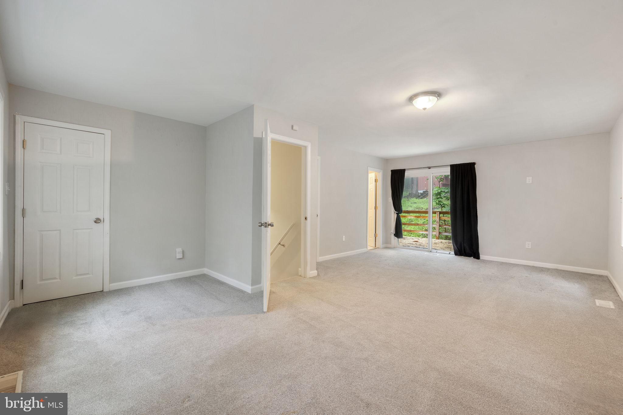 LOCH LINDEN - Residential Lease