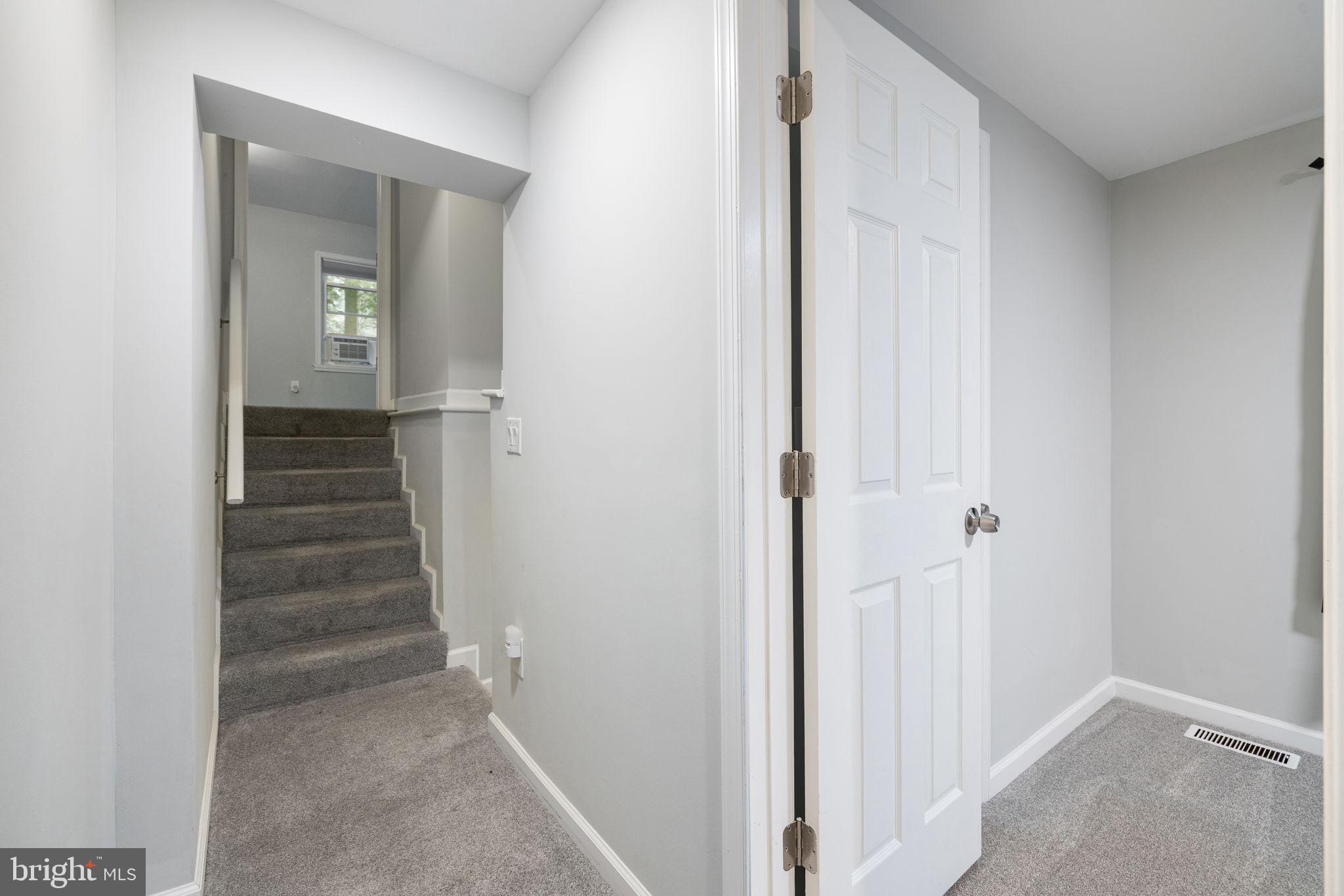 LOCH LINDEN - Residential Lease