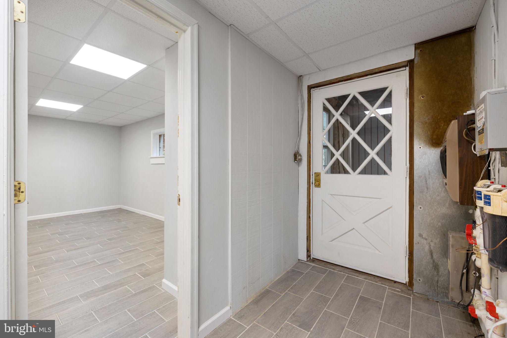 LOCH LINDEN - Residential Lease