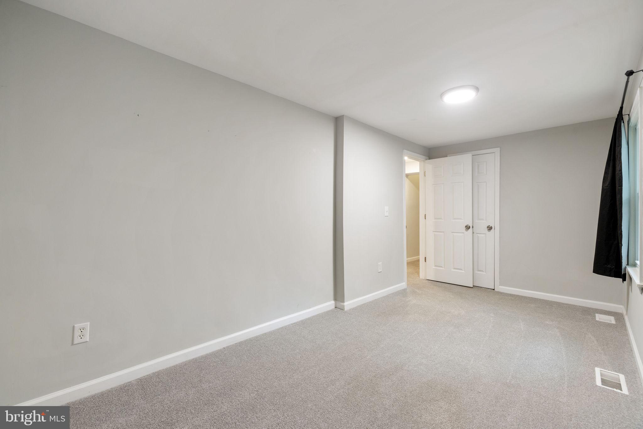 LOCH LINDEN - Residential Lease