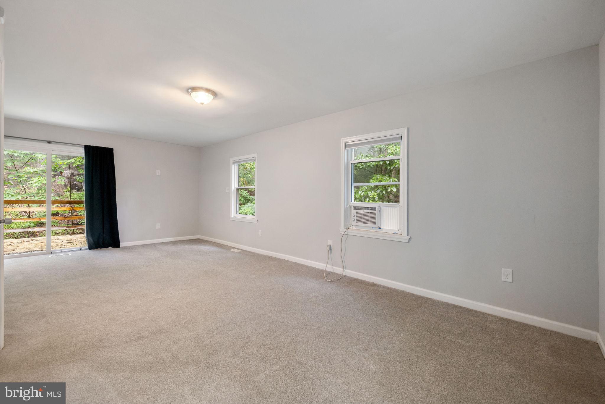 LOCH LINDEN - Residential Lease