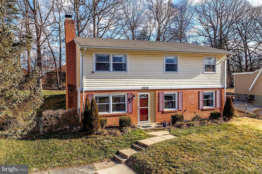 This lovely bilevel home is a must see. This is your private oasis. Large fenced in backyard and deck. Come walk through this beautiful home and enjoy your tour of all the upgrades this home has to offer. Large bedroom with customized closet on the main floor. Wood burning fireplace. Lower level fully finished. Large storage area.