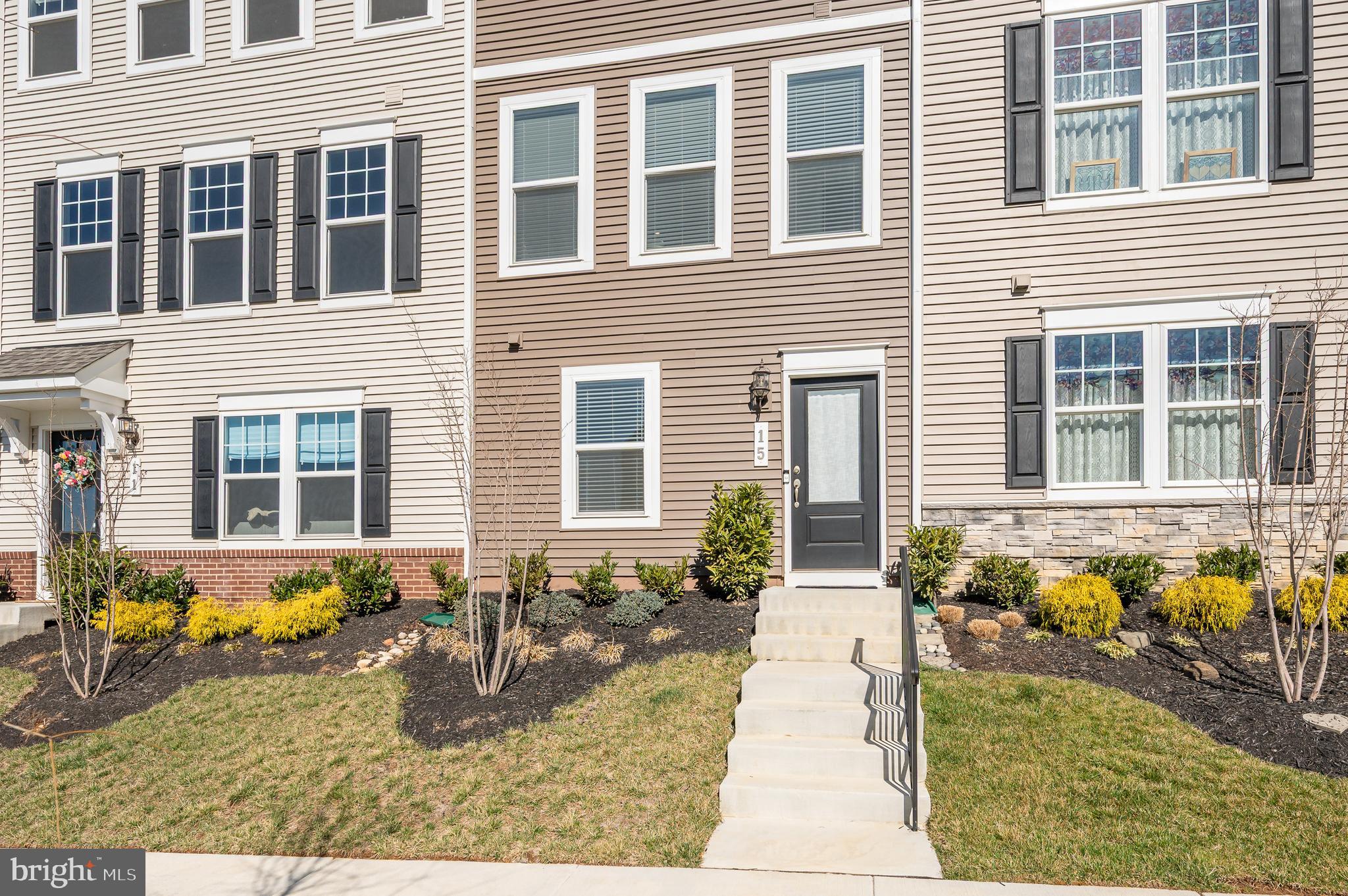 15 CAPITOL MEWS