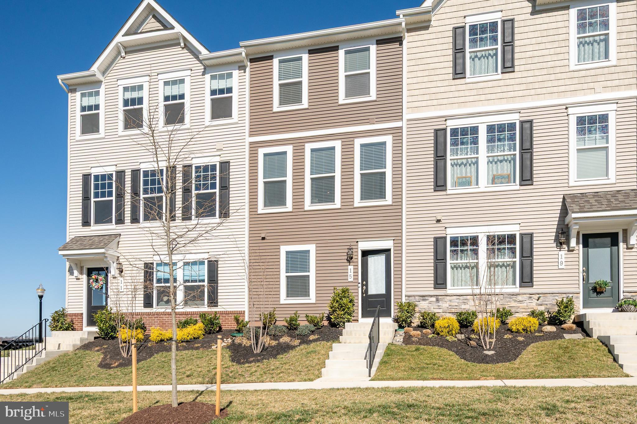 15 CAPITOL MEWS