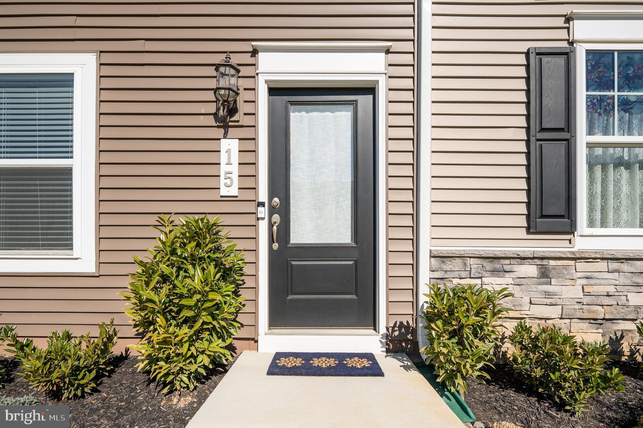 15 CAPITOL MEWS
