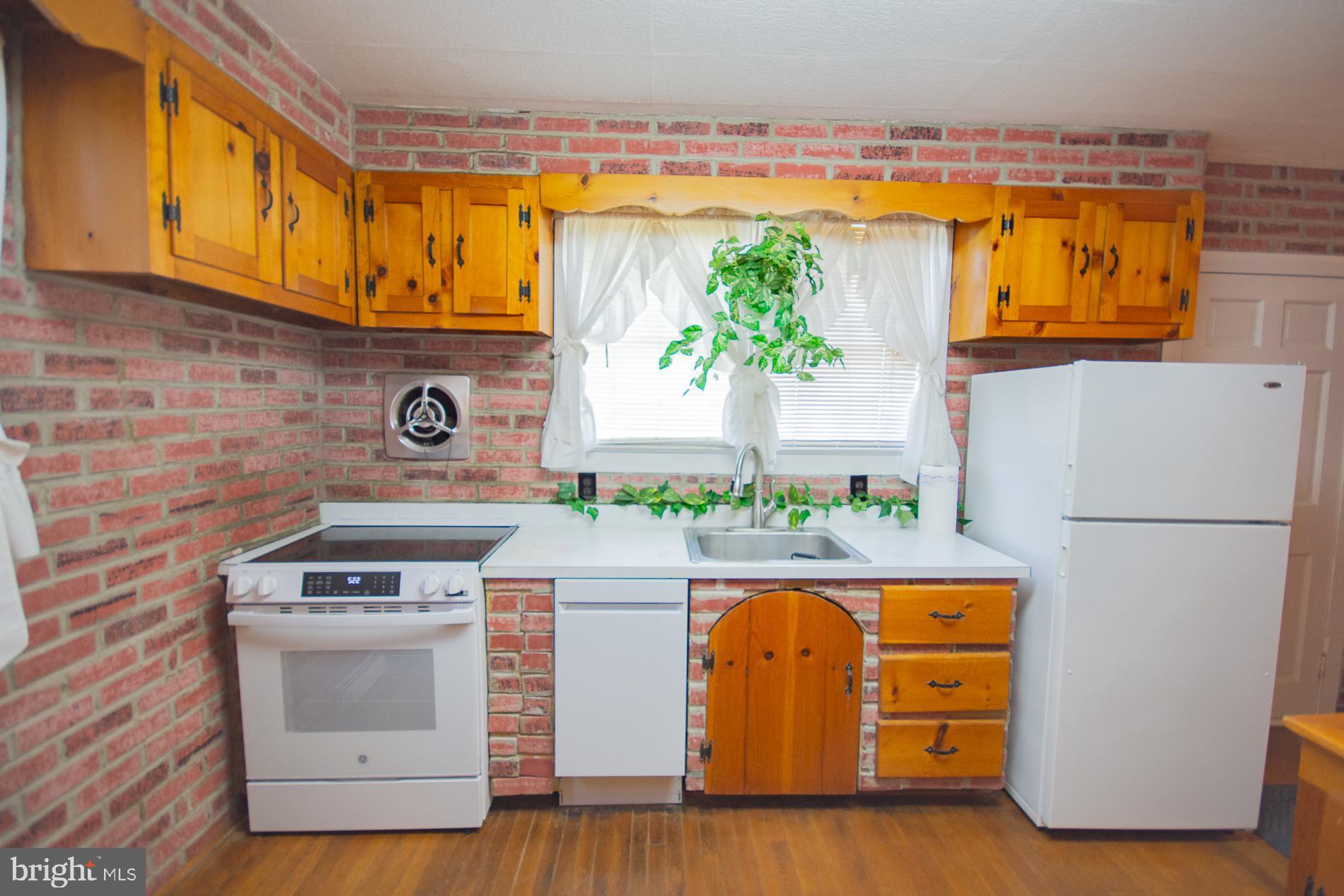 CAVALIER  HEIGHTS - Residential