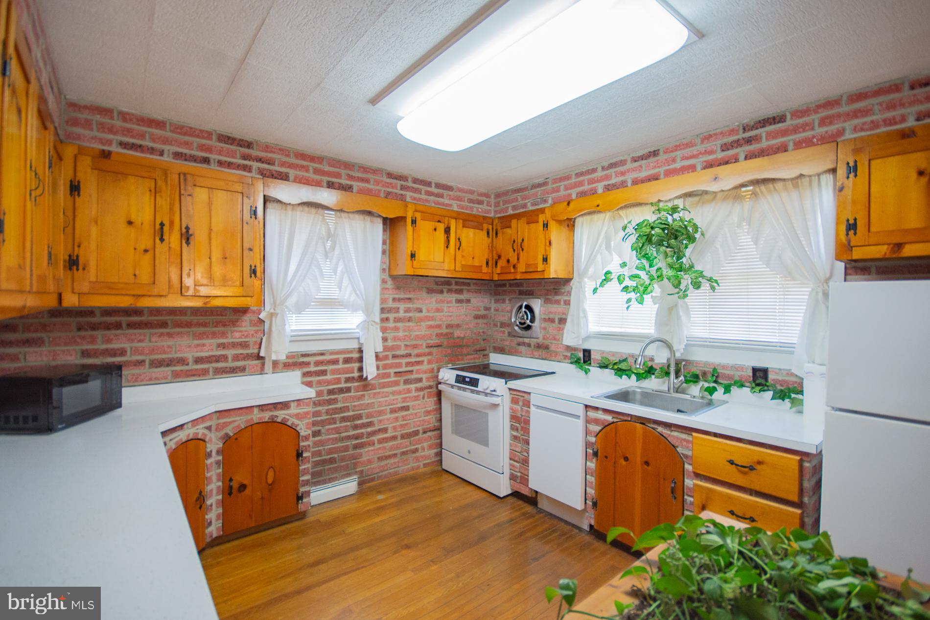 CAVALIER  HEIGHTS - Residential