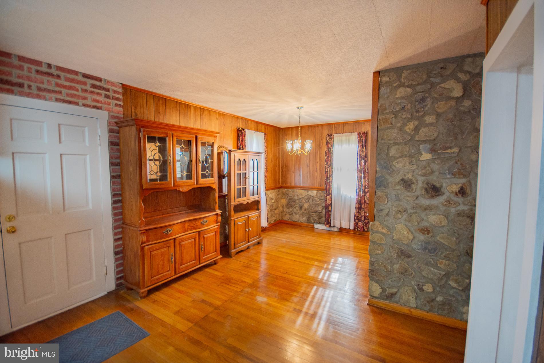 CAVALIER  HEIGHTS - Residential