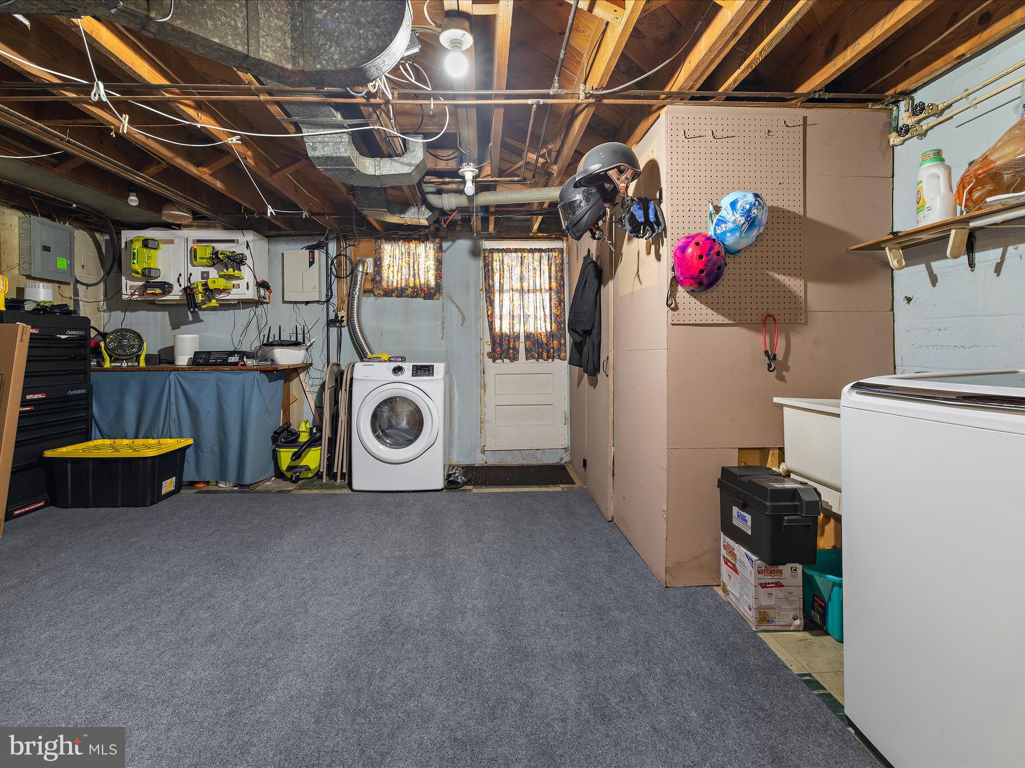 ARBOUR MANOR - Residential