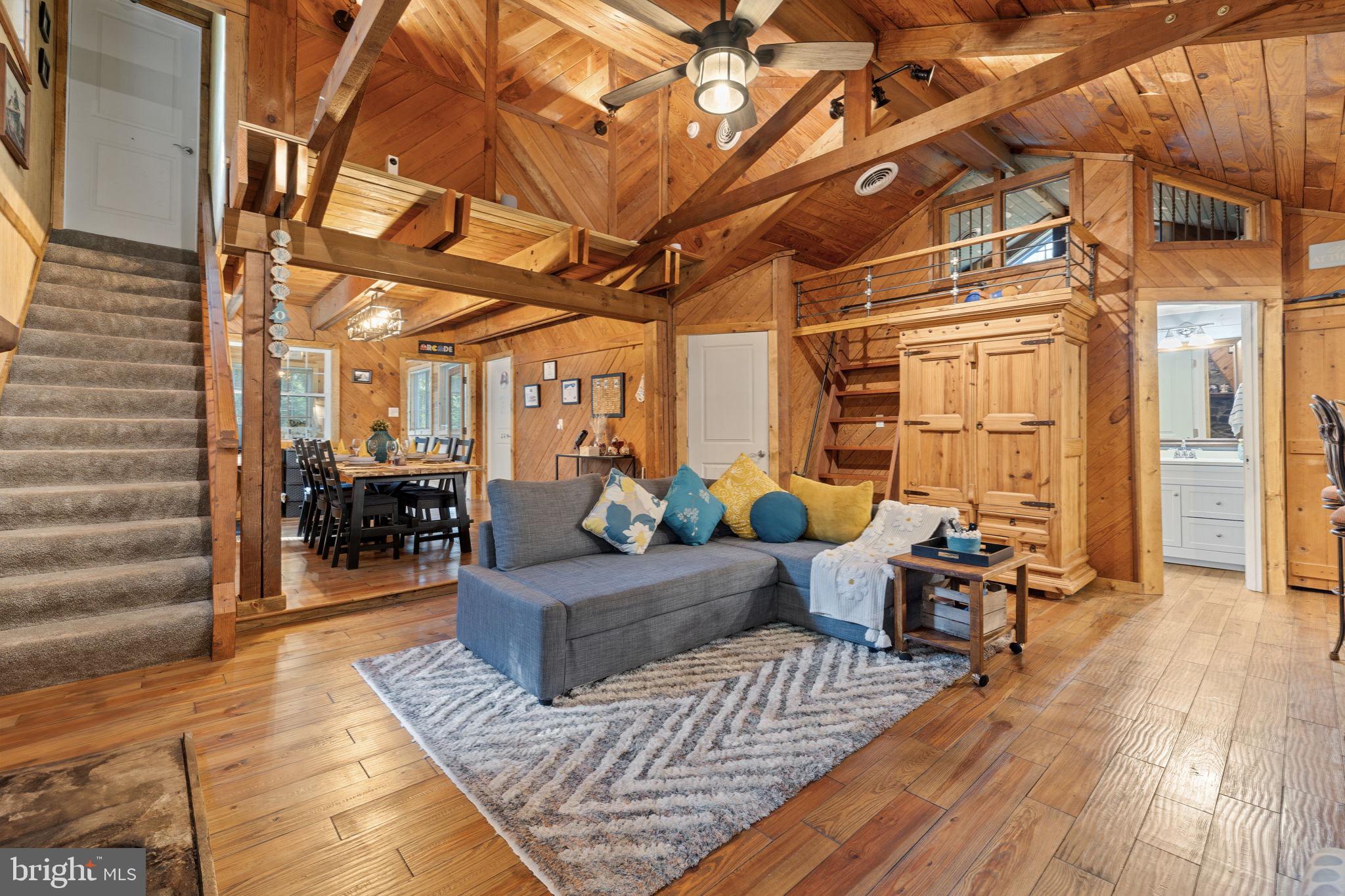 8289 DAMVIEW PLACE