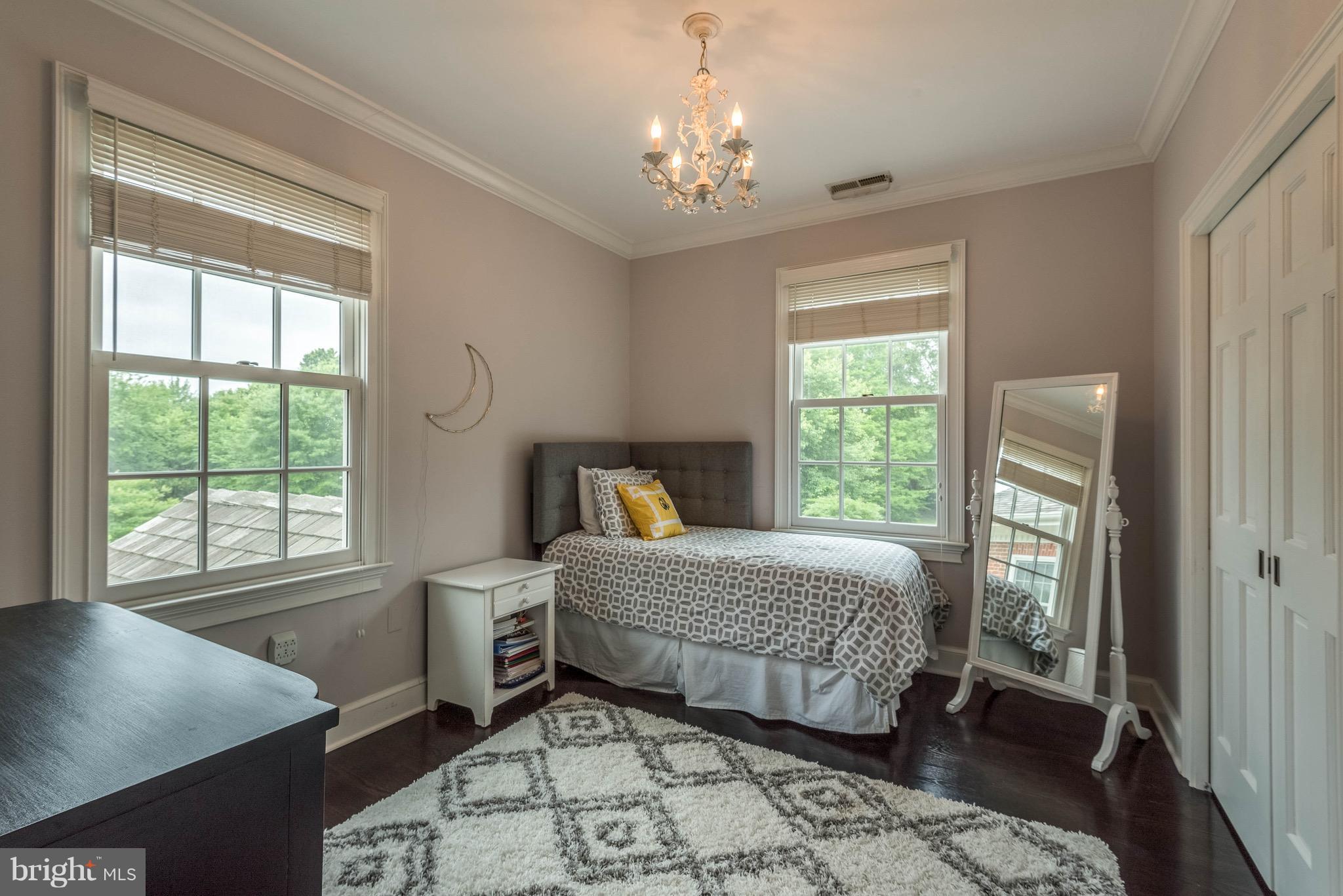 QUEEN ANNE COLONY - Residential