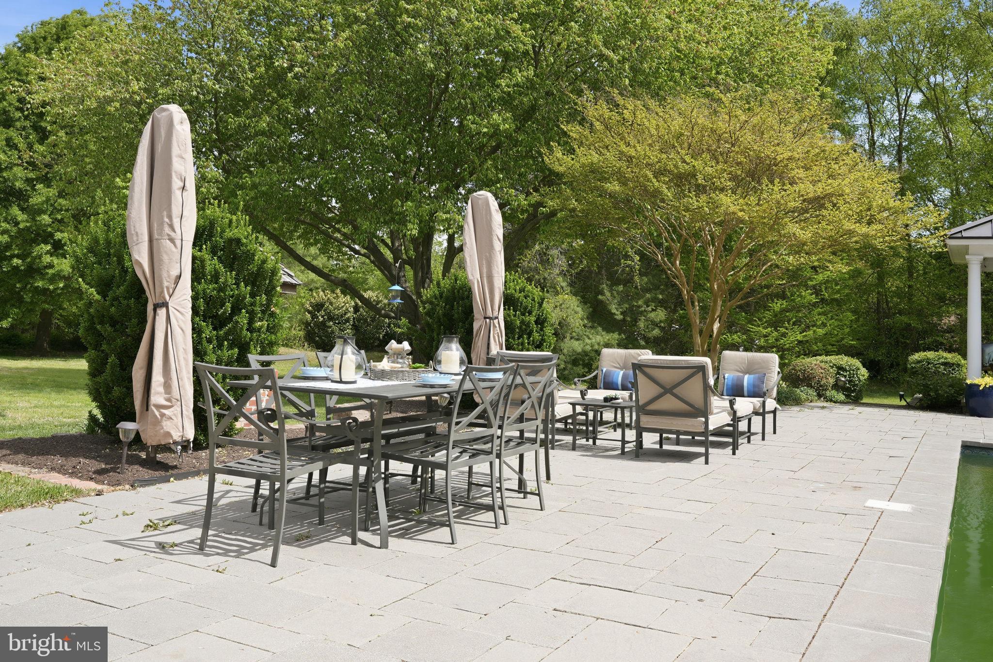 QUEEN ANNE COLONY - Residential