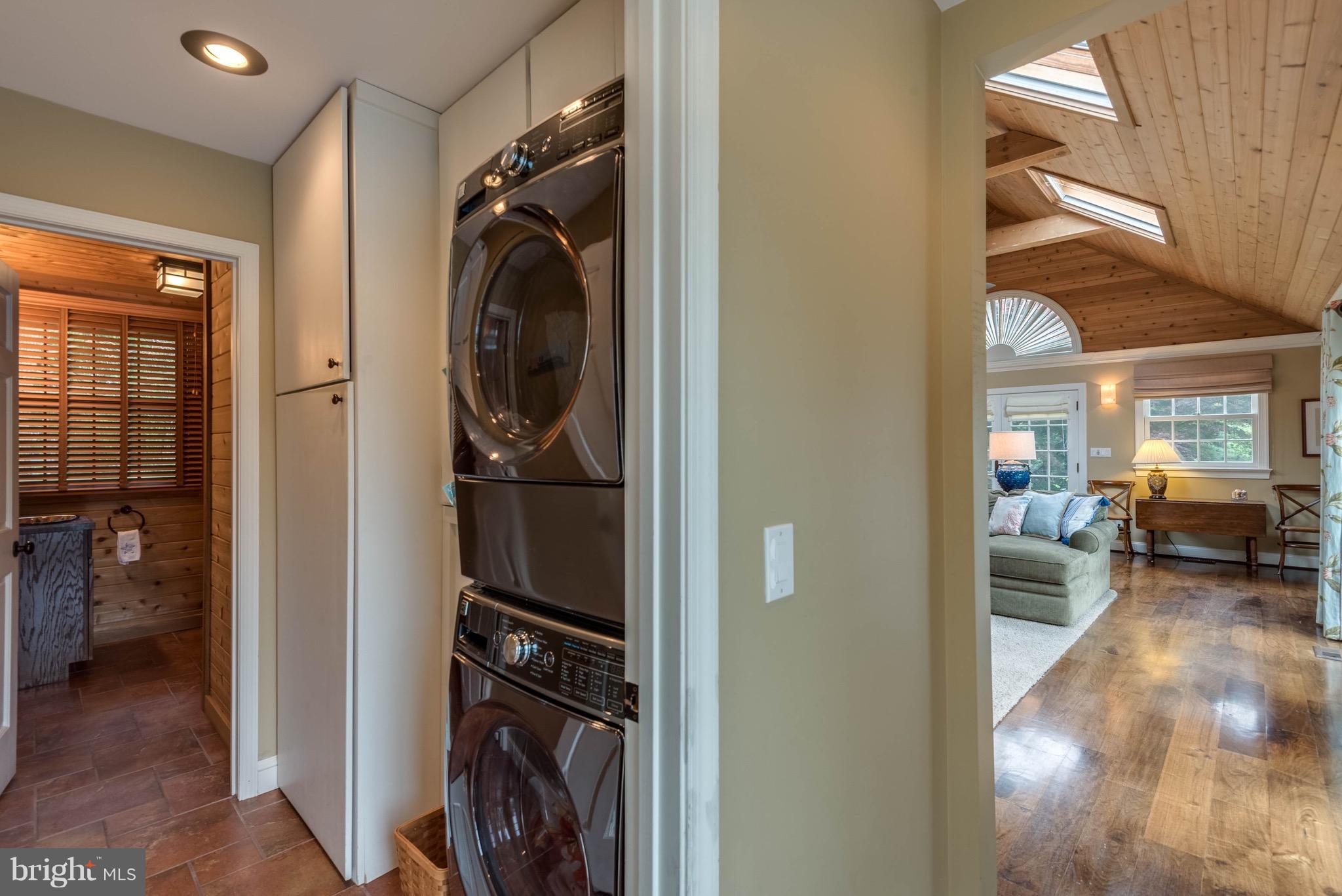 QUEEN ANNE COLONY - Residential