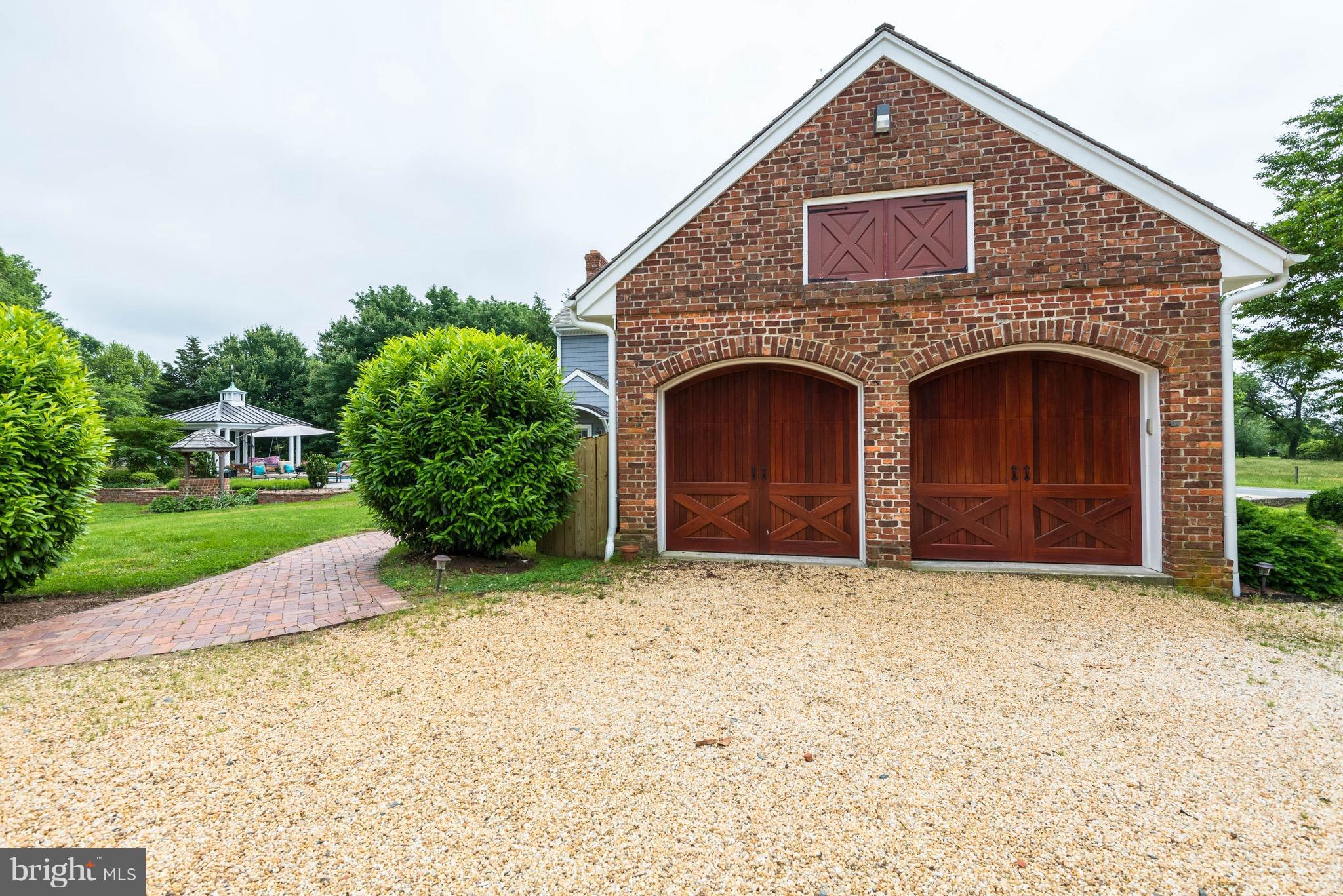 QUEEN ANNE COLONY - Residential