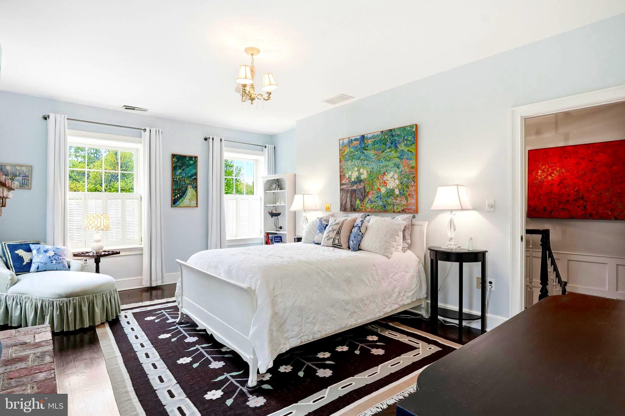 QUEEN ANNE COLONY - Residential