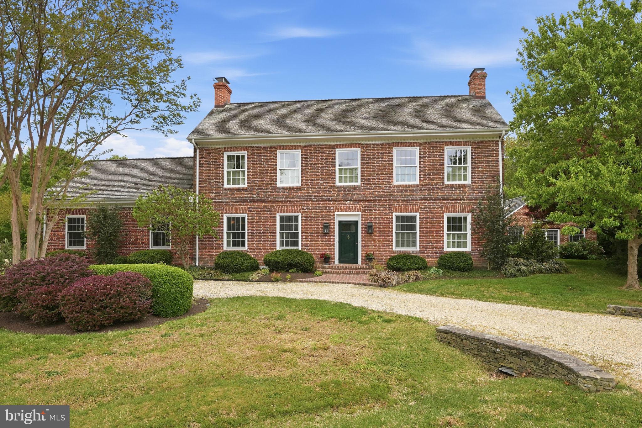 QUEEN ANNE COLONY - Residential