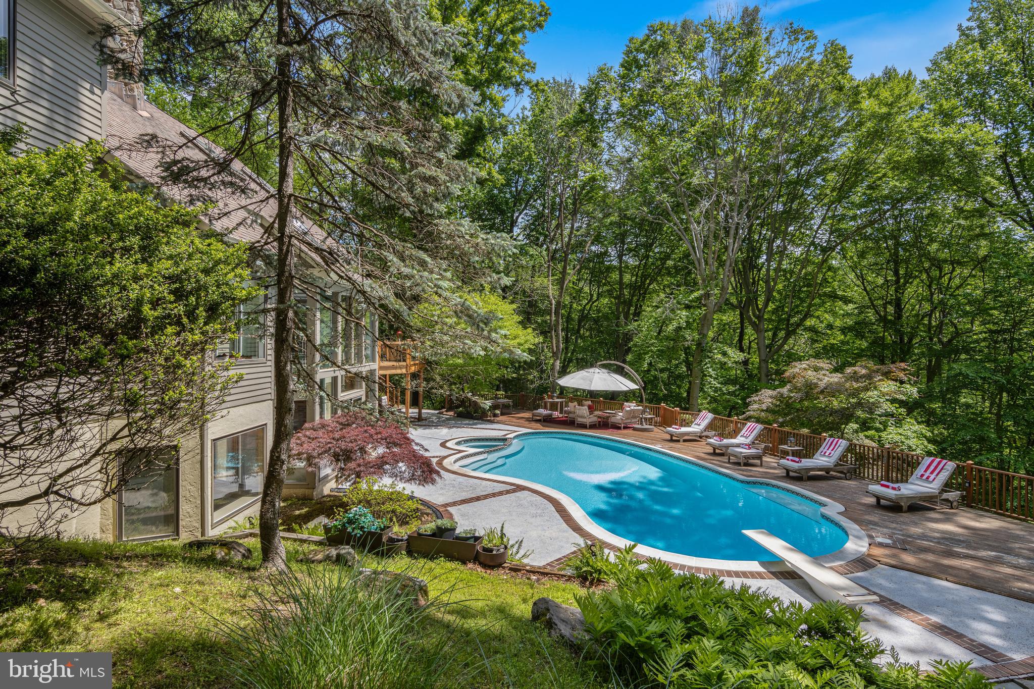 THE WOODS - Residential