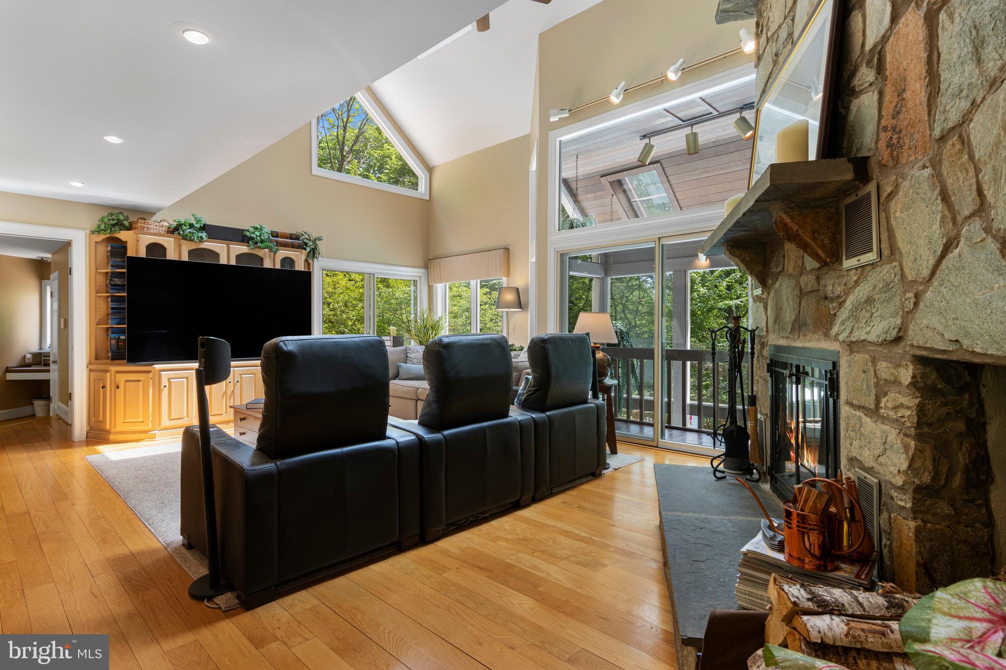 THE WOODS - Residential