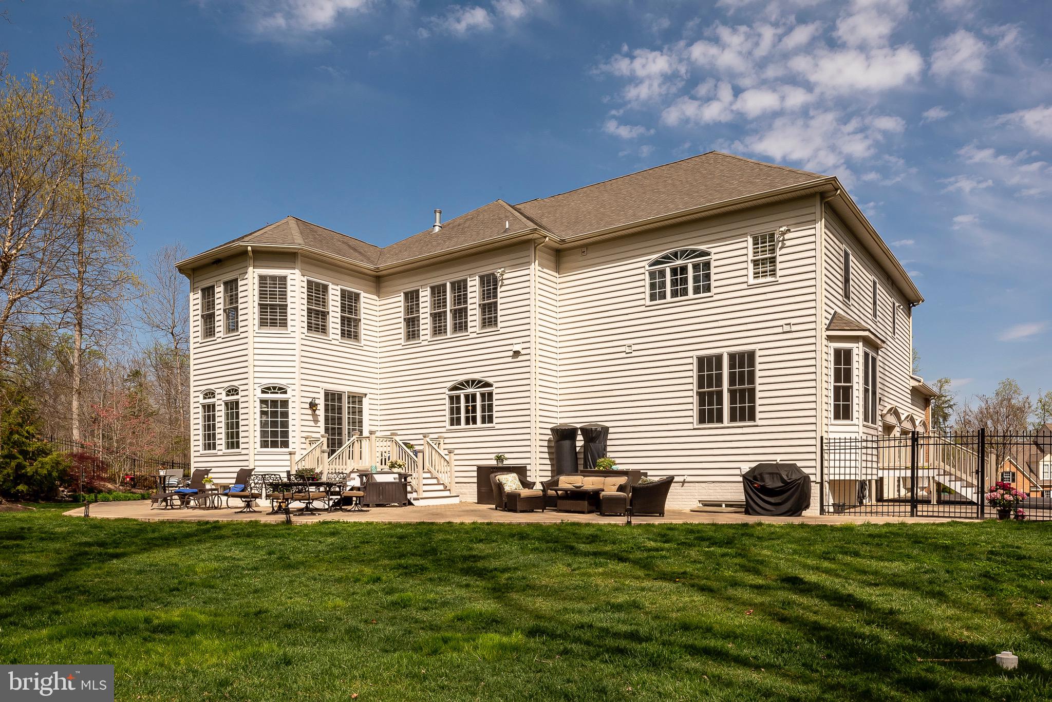 RIVER CREEK - Residential