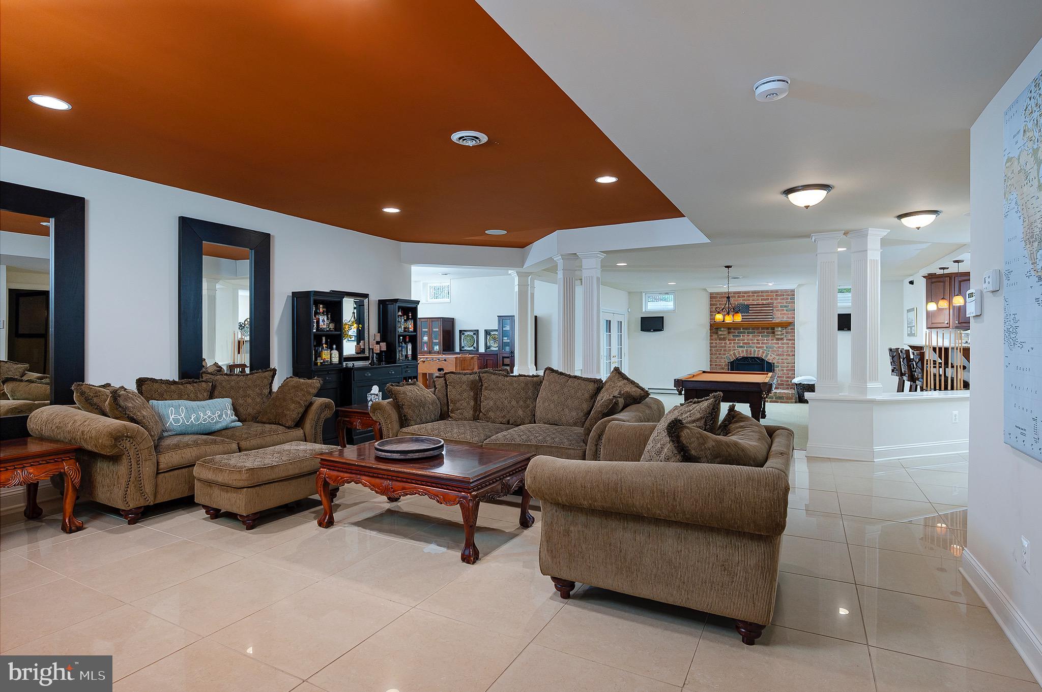 RIVER CREEK - Residential