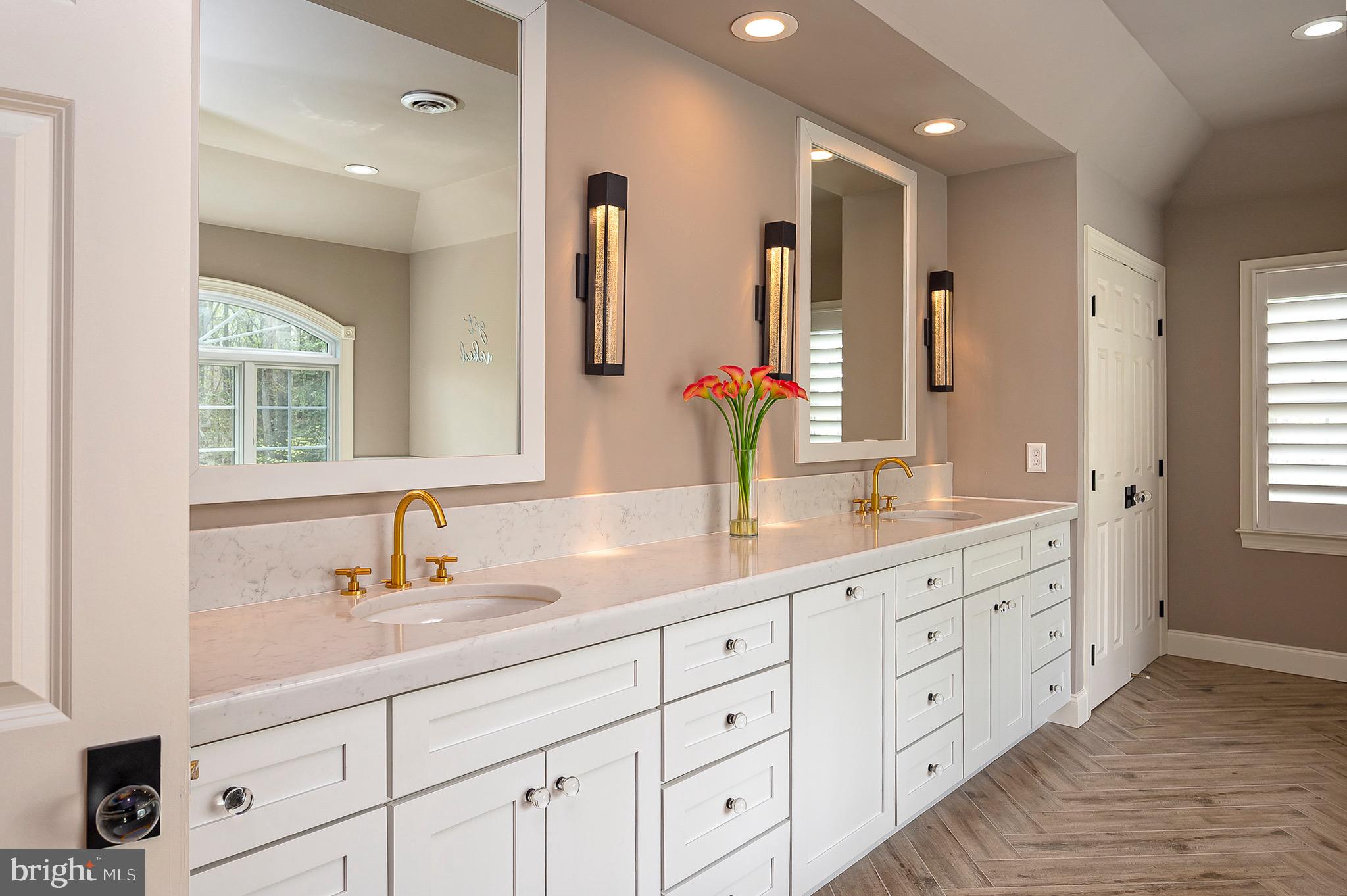 RIVER CREEK - Residential