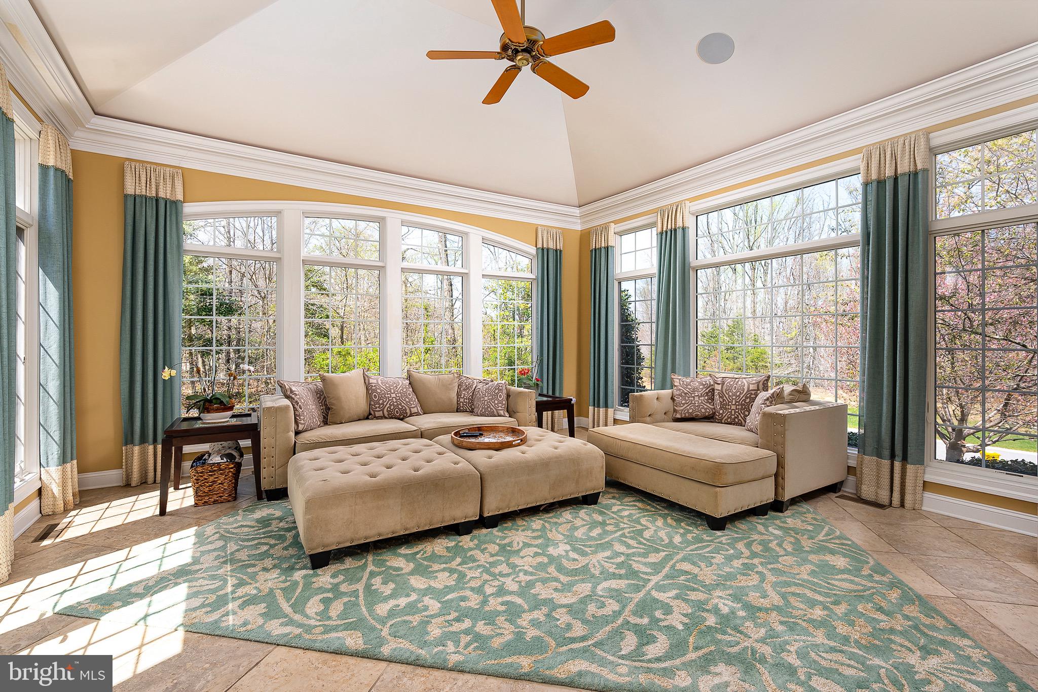 RIVER CREEK - Residential