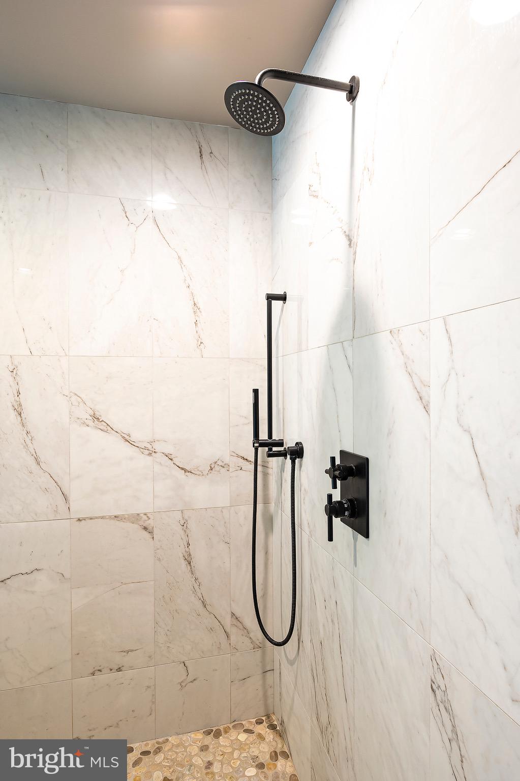 RIVER CREEK - Residential