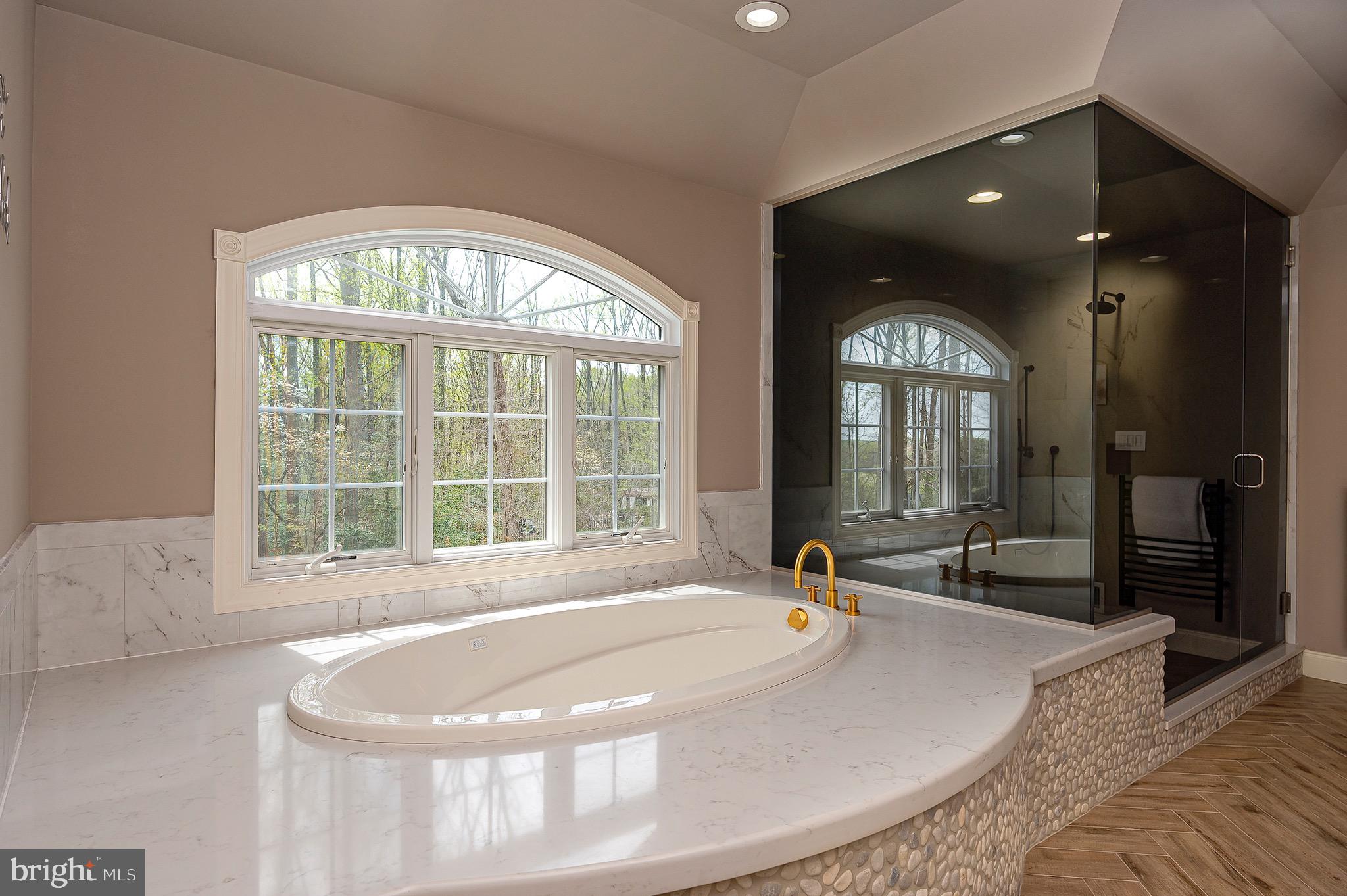 RIVER CREEK - Residential